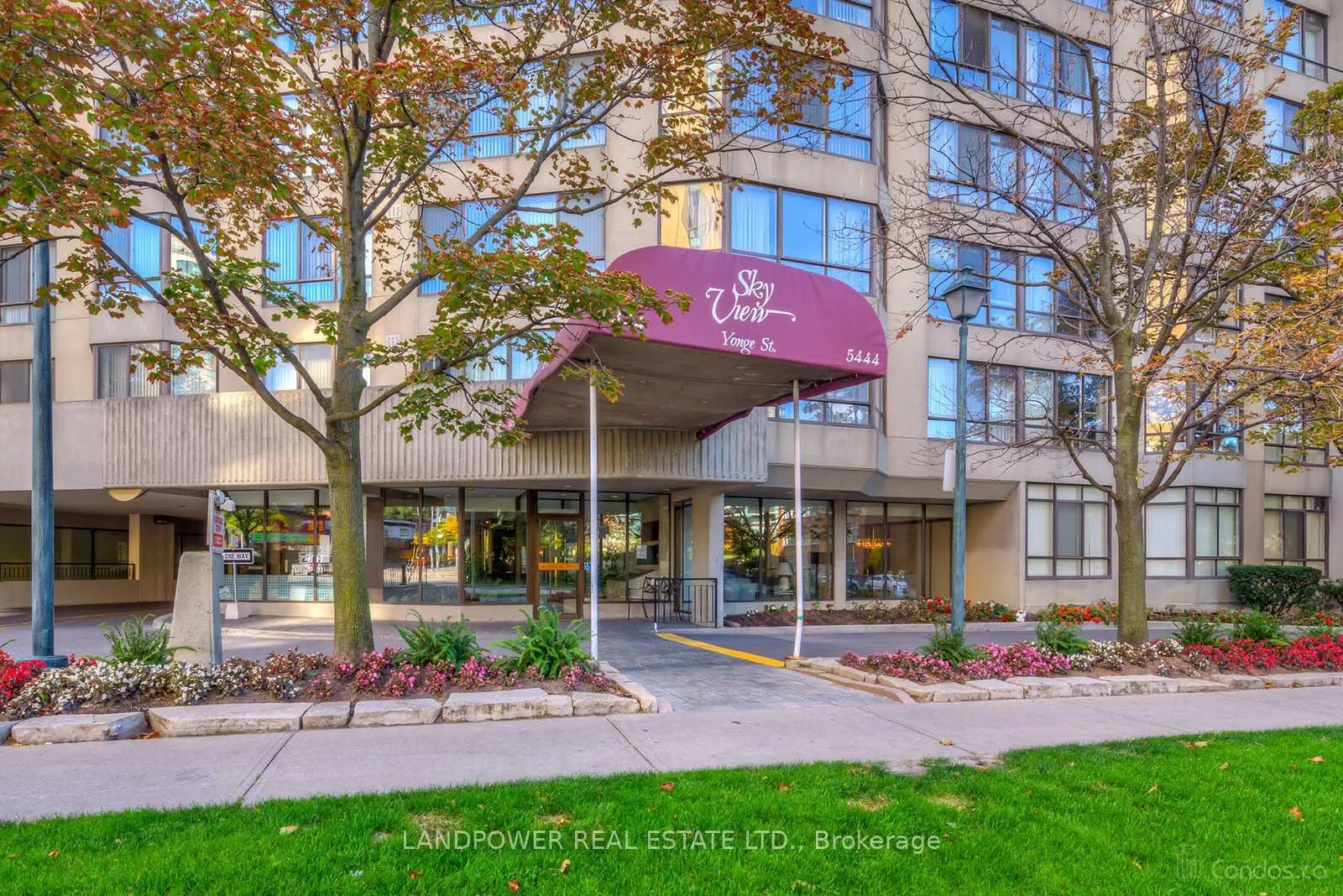 5444 Yonge Street W, #1811