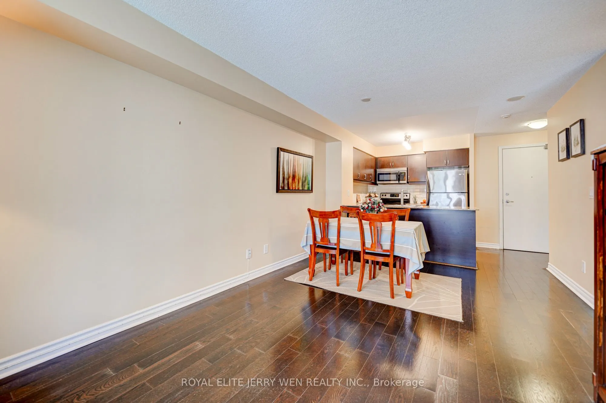 27 Rean Drive, #304