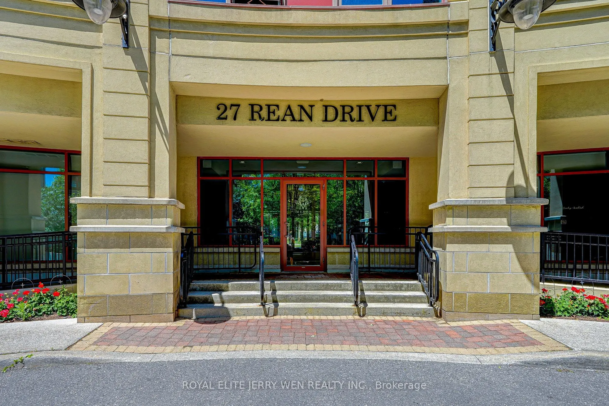 27 Rean Drive, #304