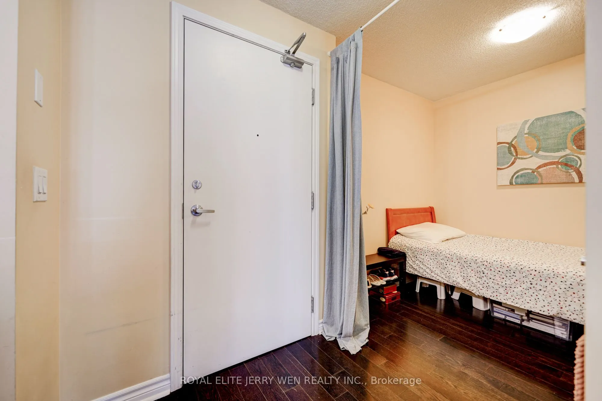 27 Rean Drive, #304