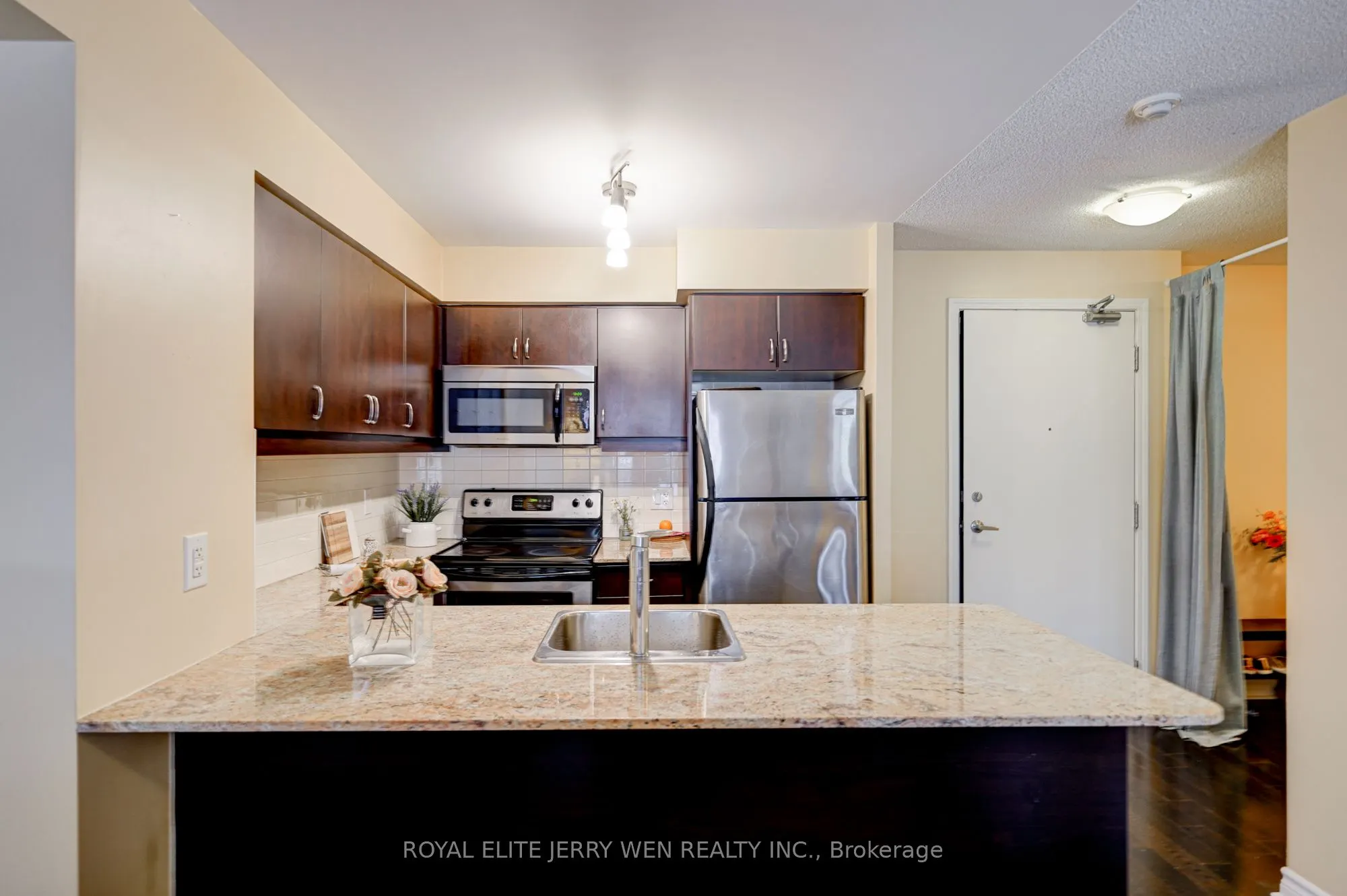 27 Rean Drive, #304