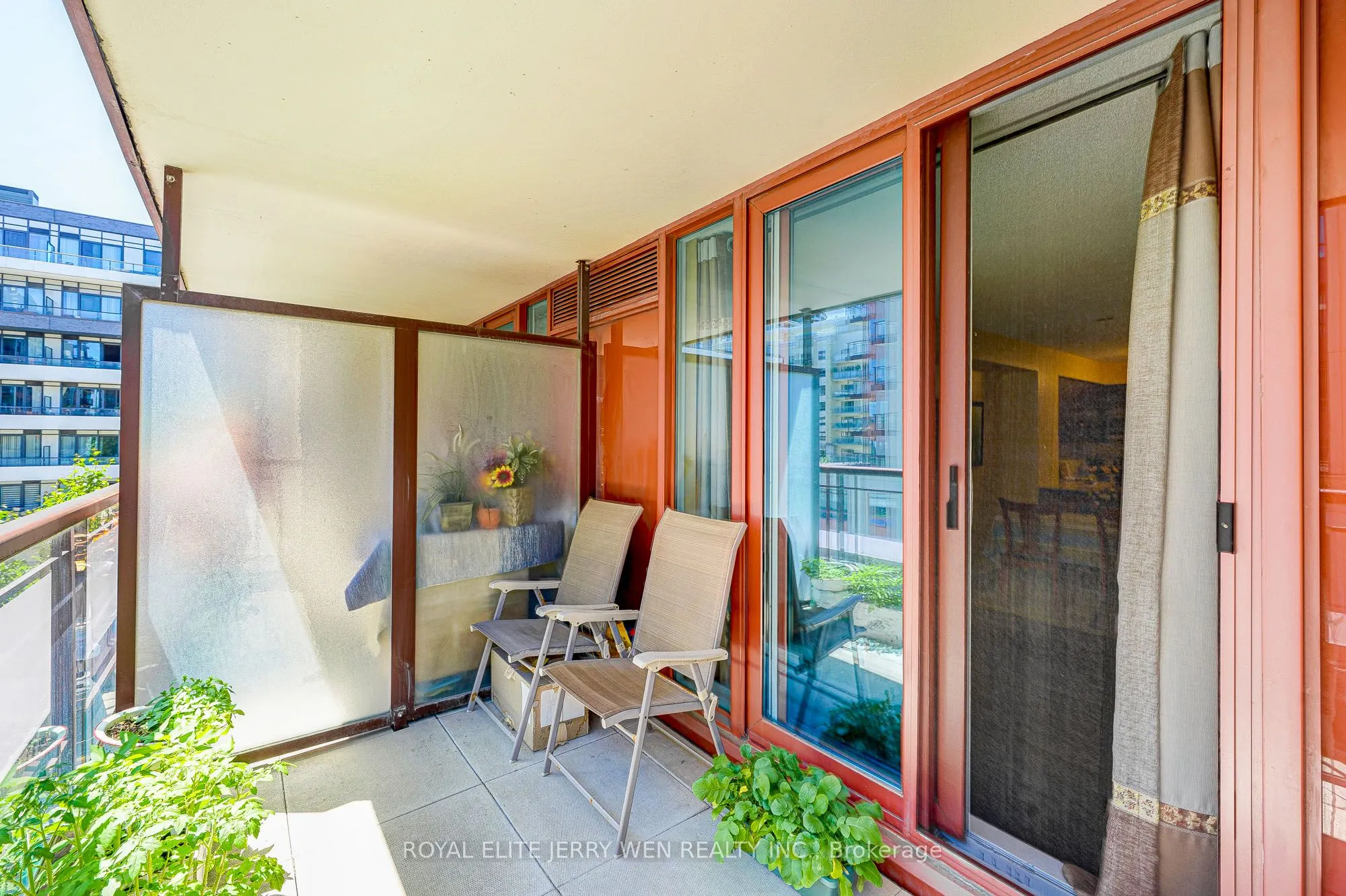 27 Rean Drive, #304