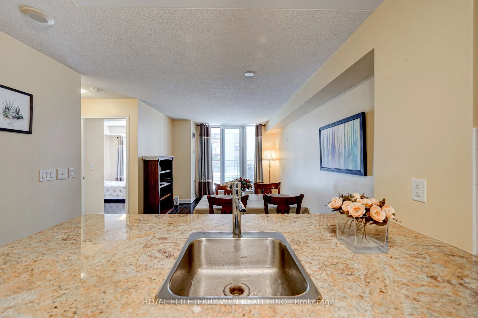 27 Rean Drive, #304