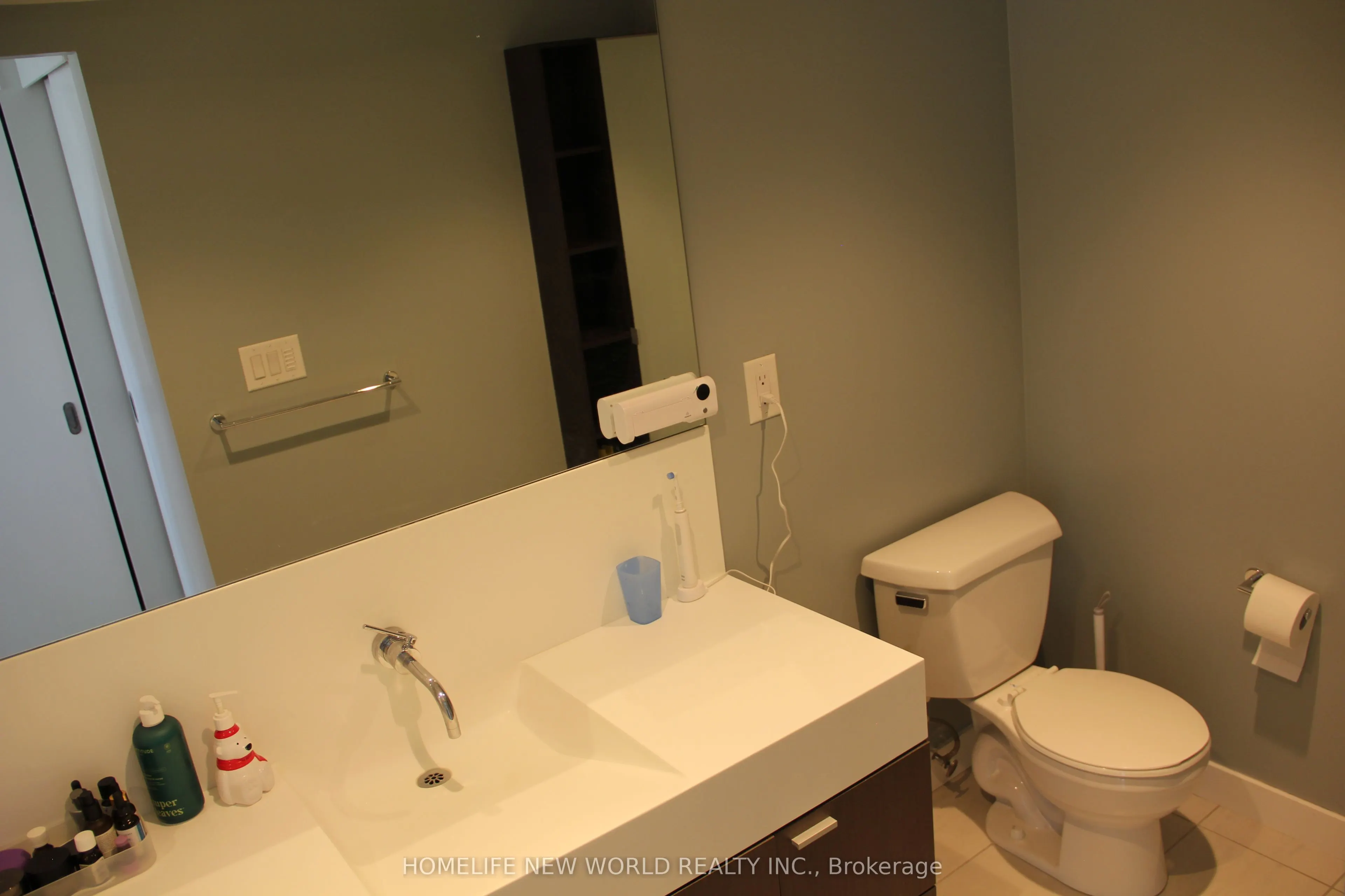 110 Charles Street E, #503