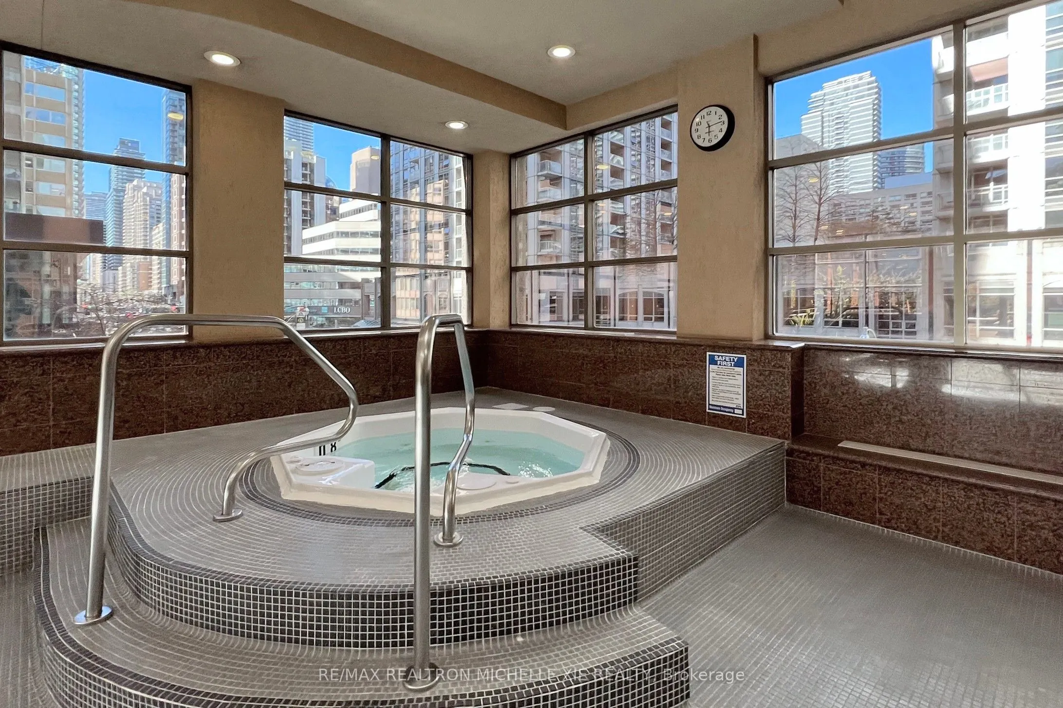 736 Bay Street, #1009