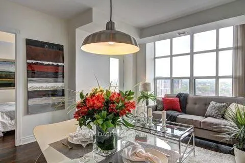 438 Richmond Street W, #1402