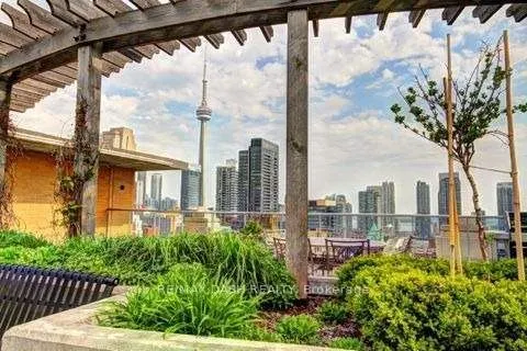 438 Richmond Street W, #1402