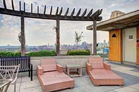 438 Richmond Street W, #1402