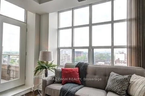 438 Richmond Street W, #1402