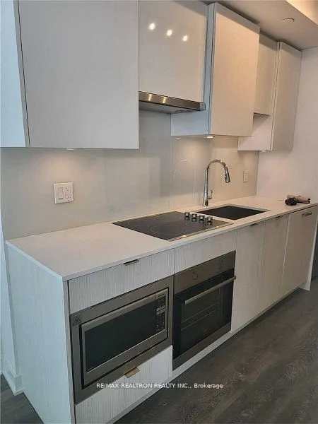 99 Broadway Avenue, #3005