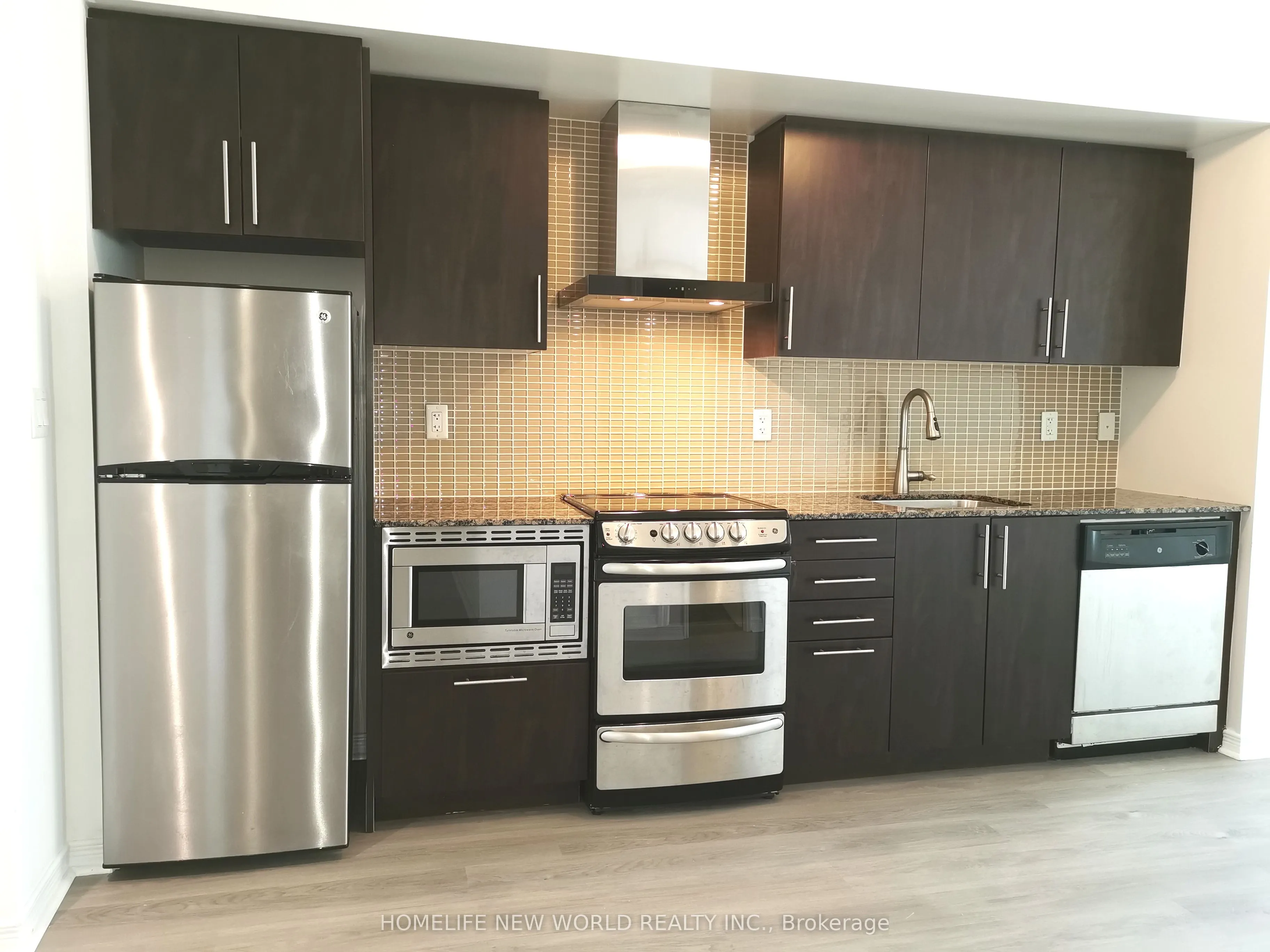 352 Front Street W, #905