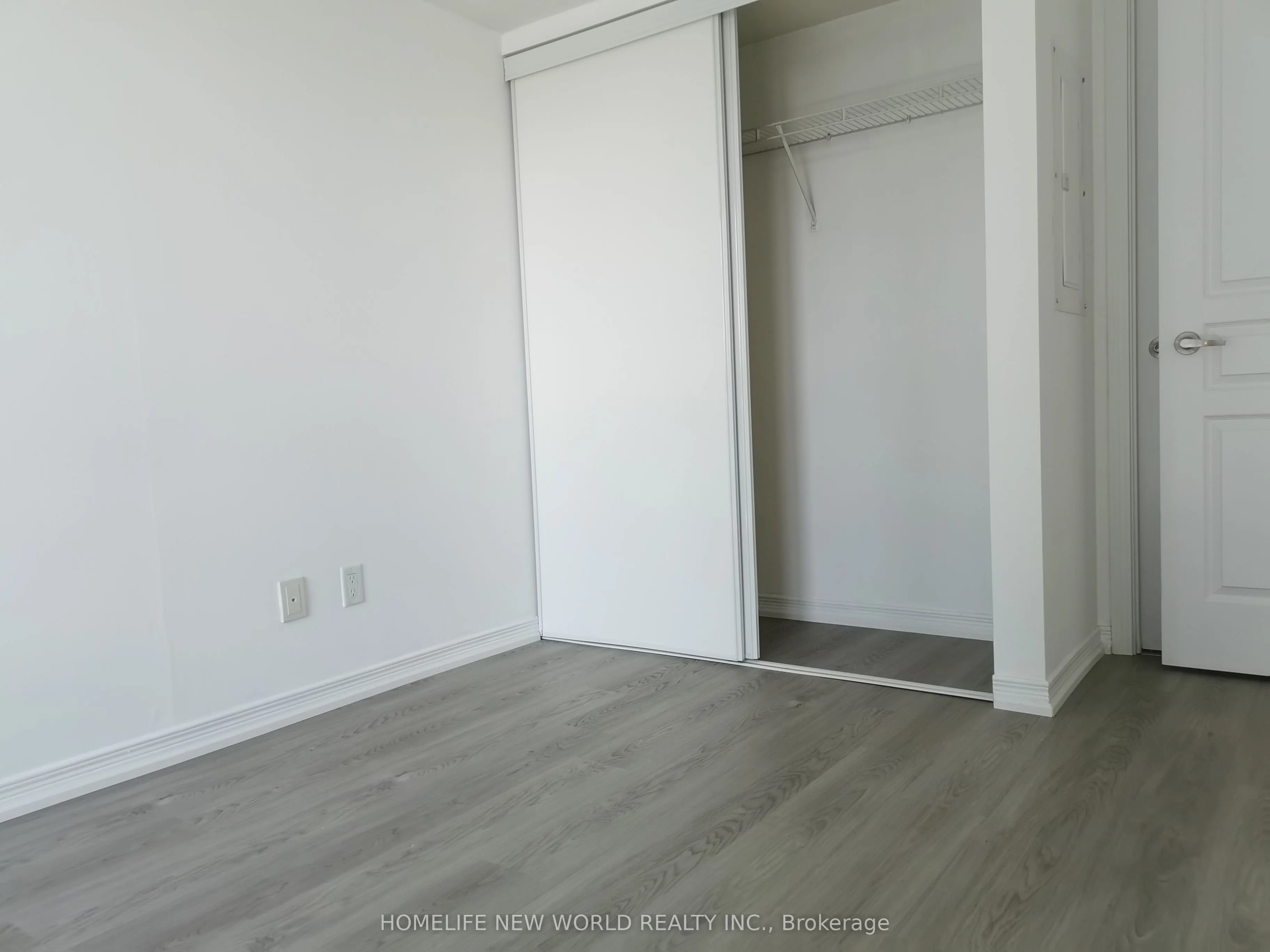 352 Front Street W, #905