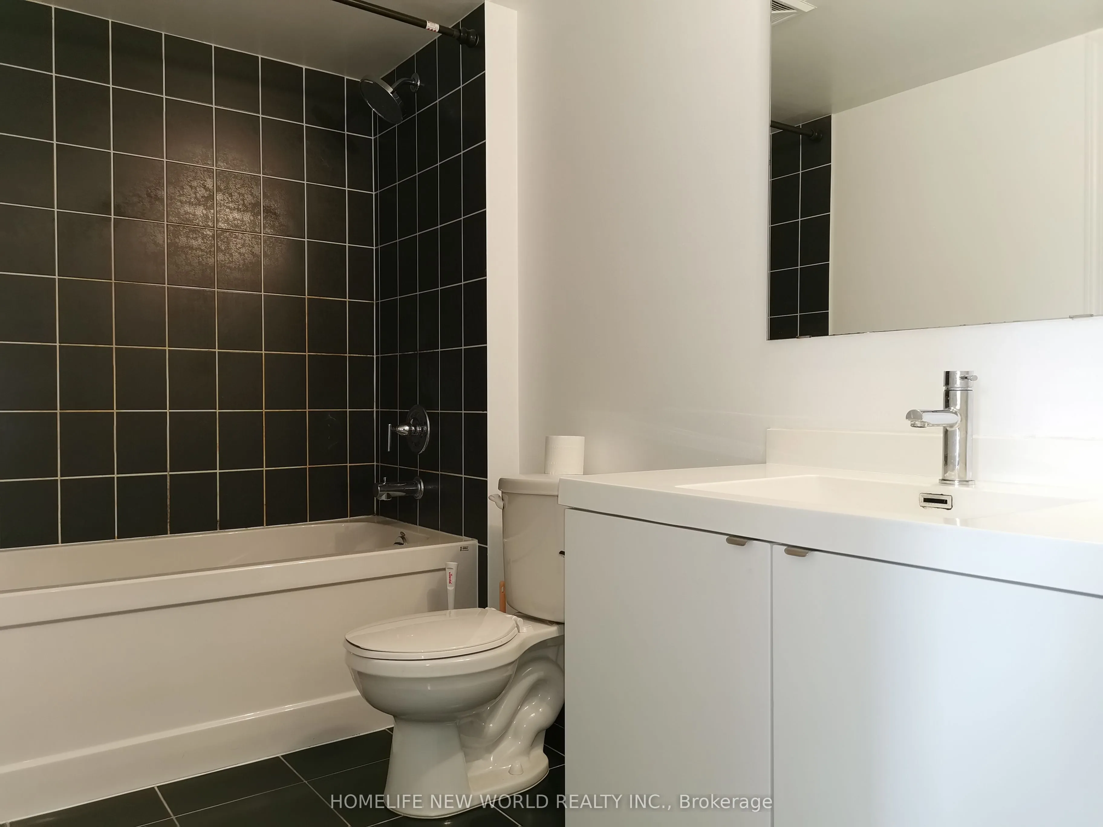 352 Front Street W, #905