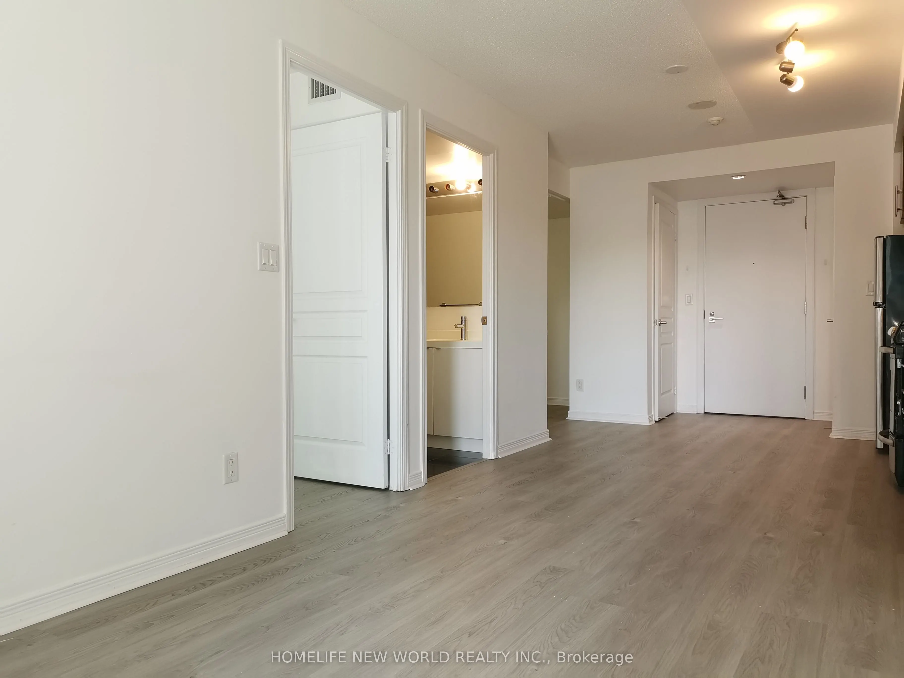352 Front Street W, #905