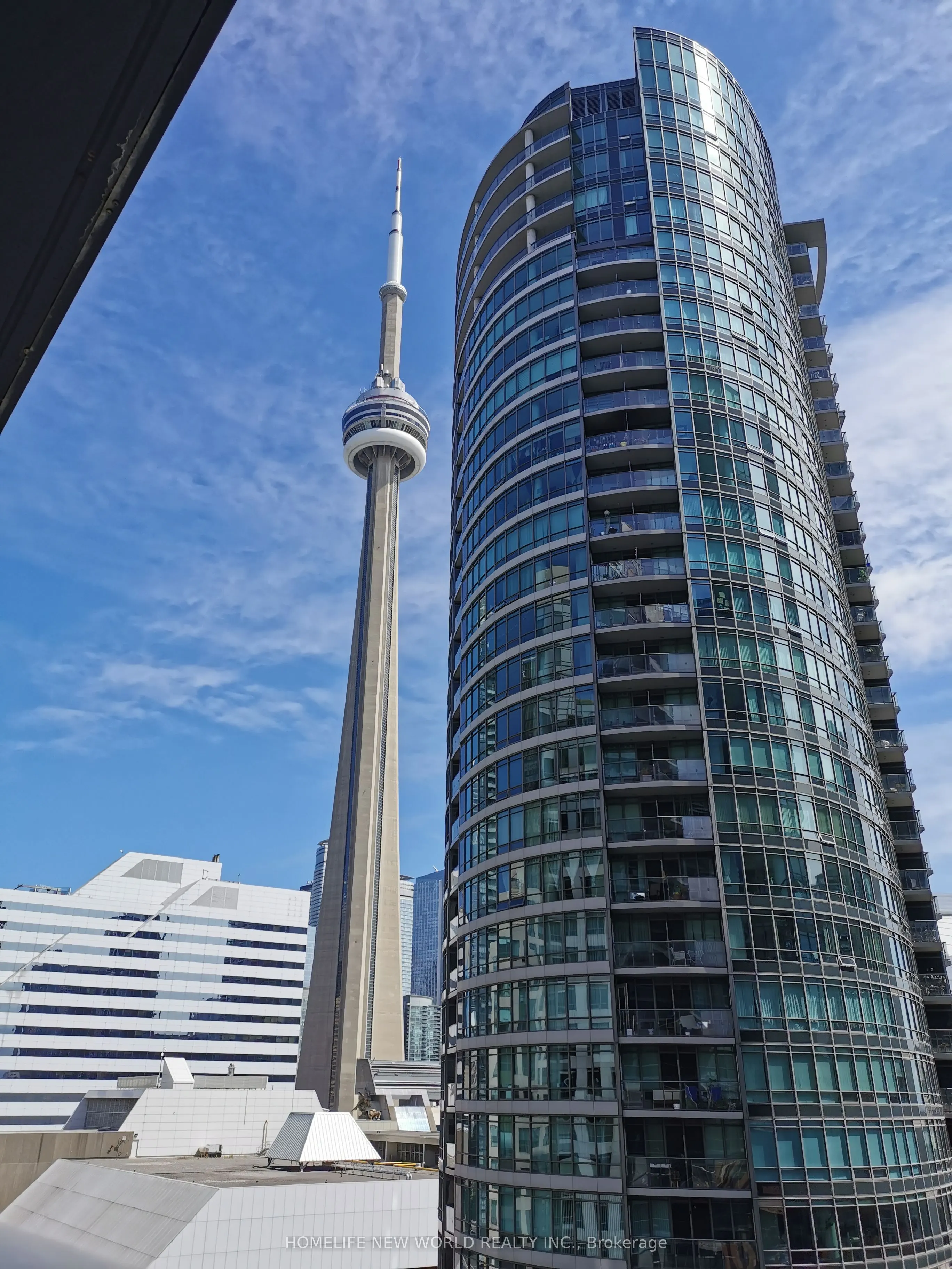 352 Front Street W, #905