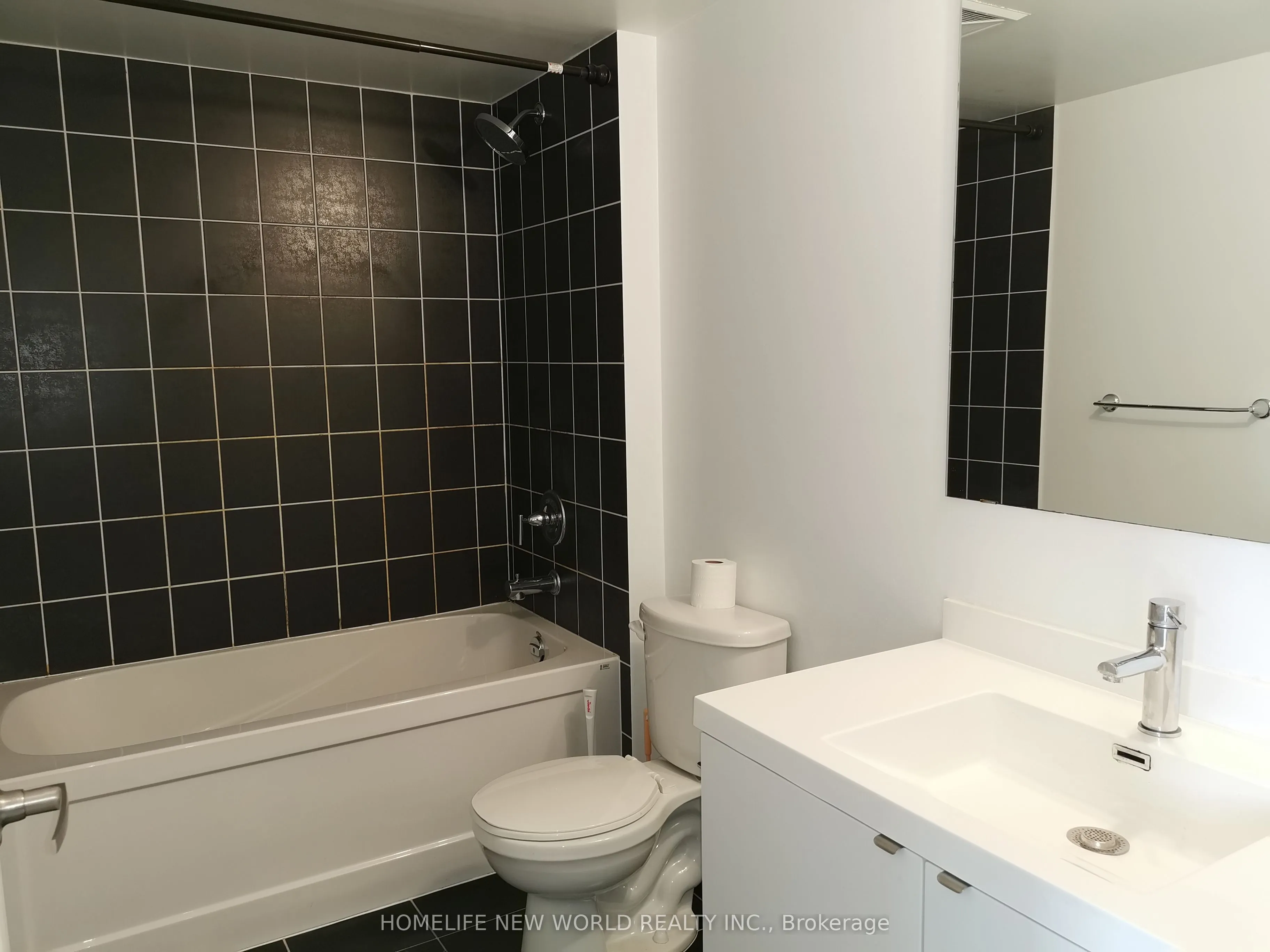 352 Front Street W, #905