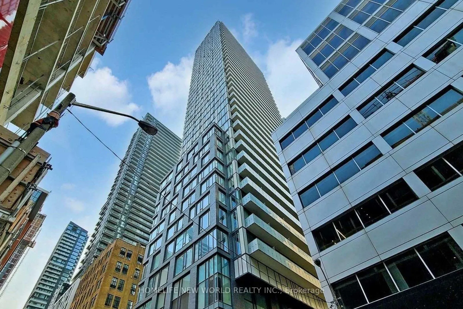 101 Peter Street, #617
