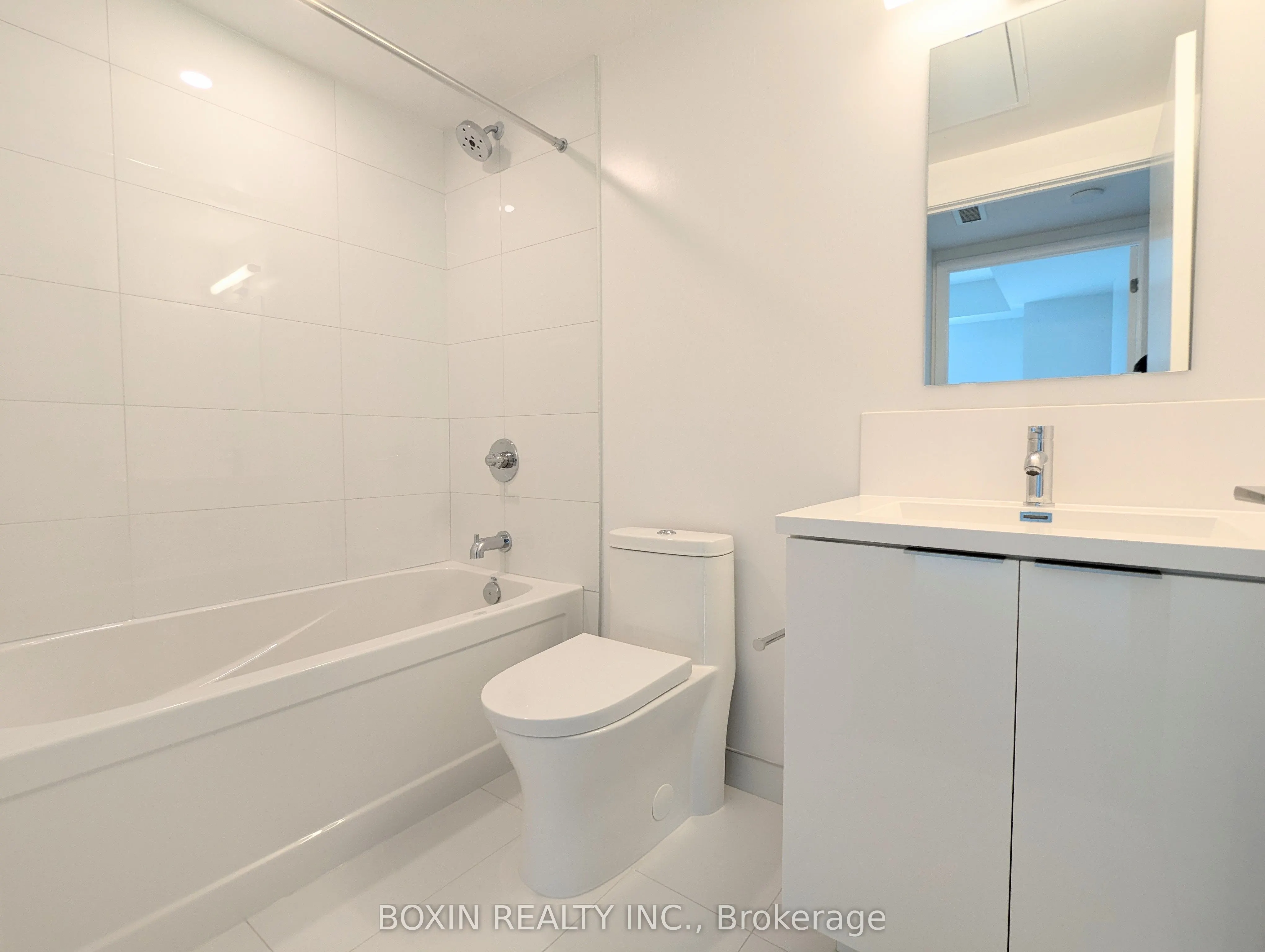 230 Simcoe Street, #1819