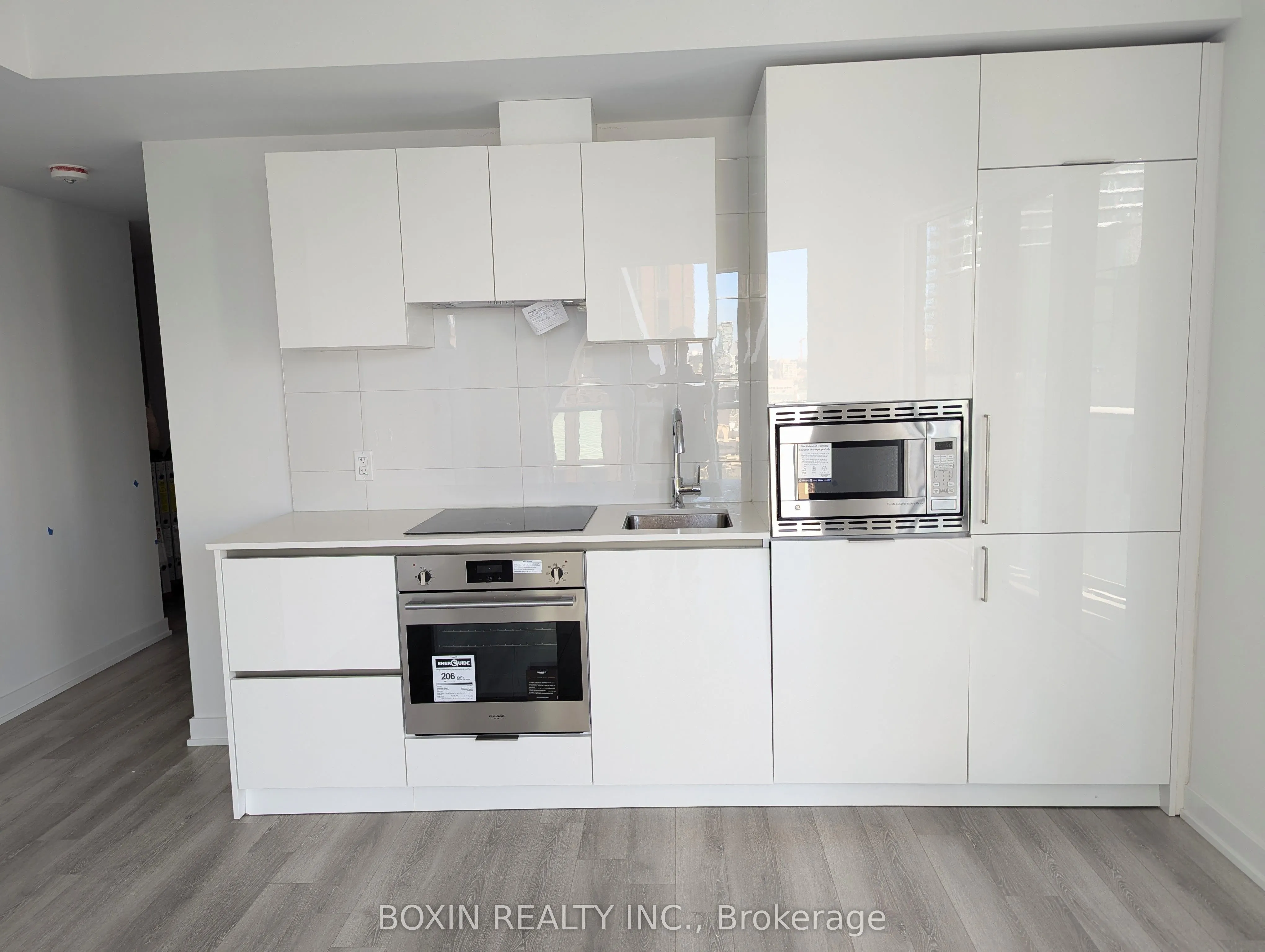 230 Simcoe Street, #1819
