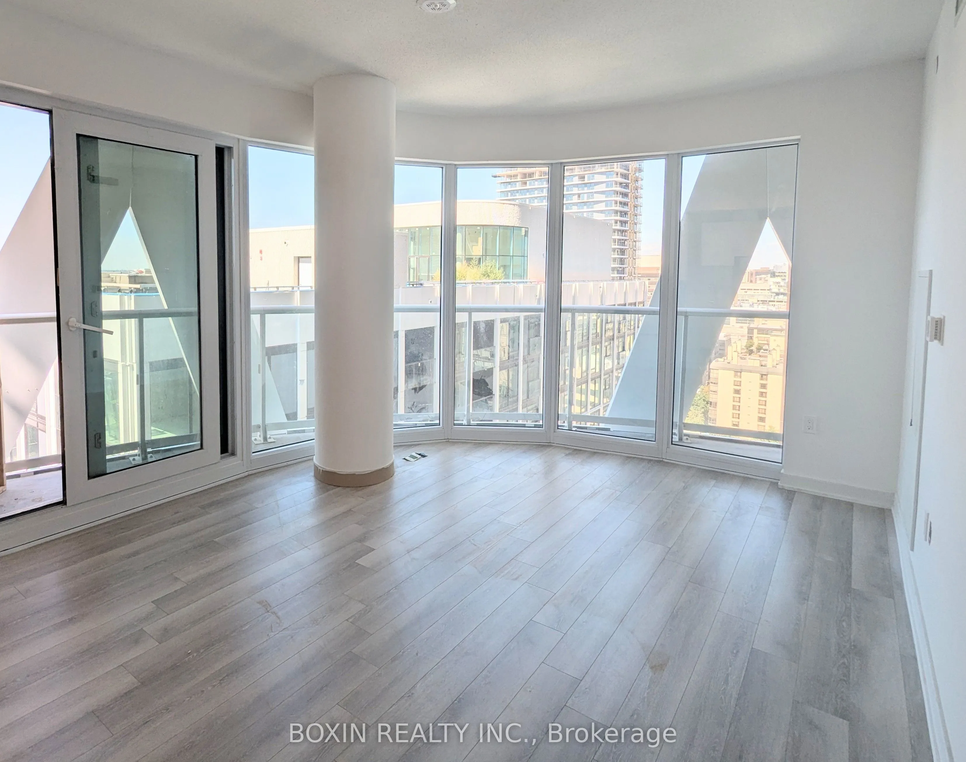 230 Simcoe Street, #1819
