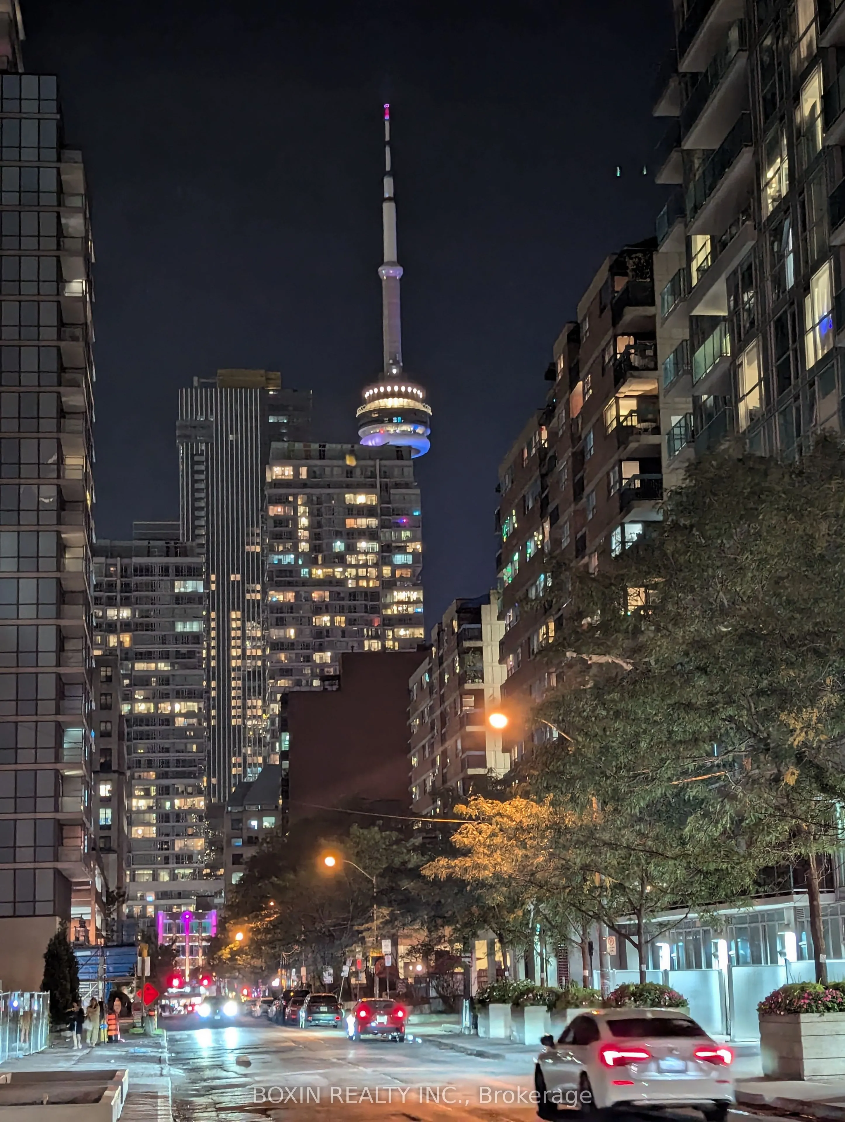 230 Simcoe Street, #1819