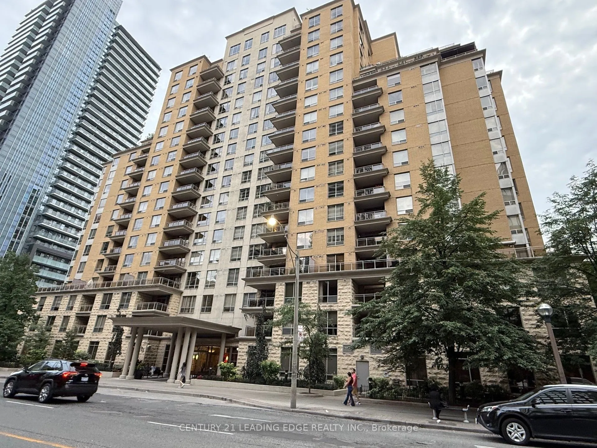 123 Eglinton Avenue E, #502