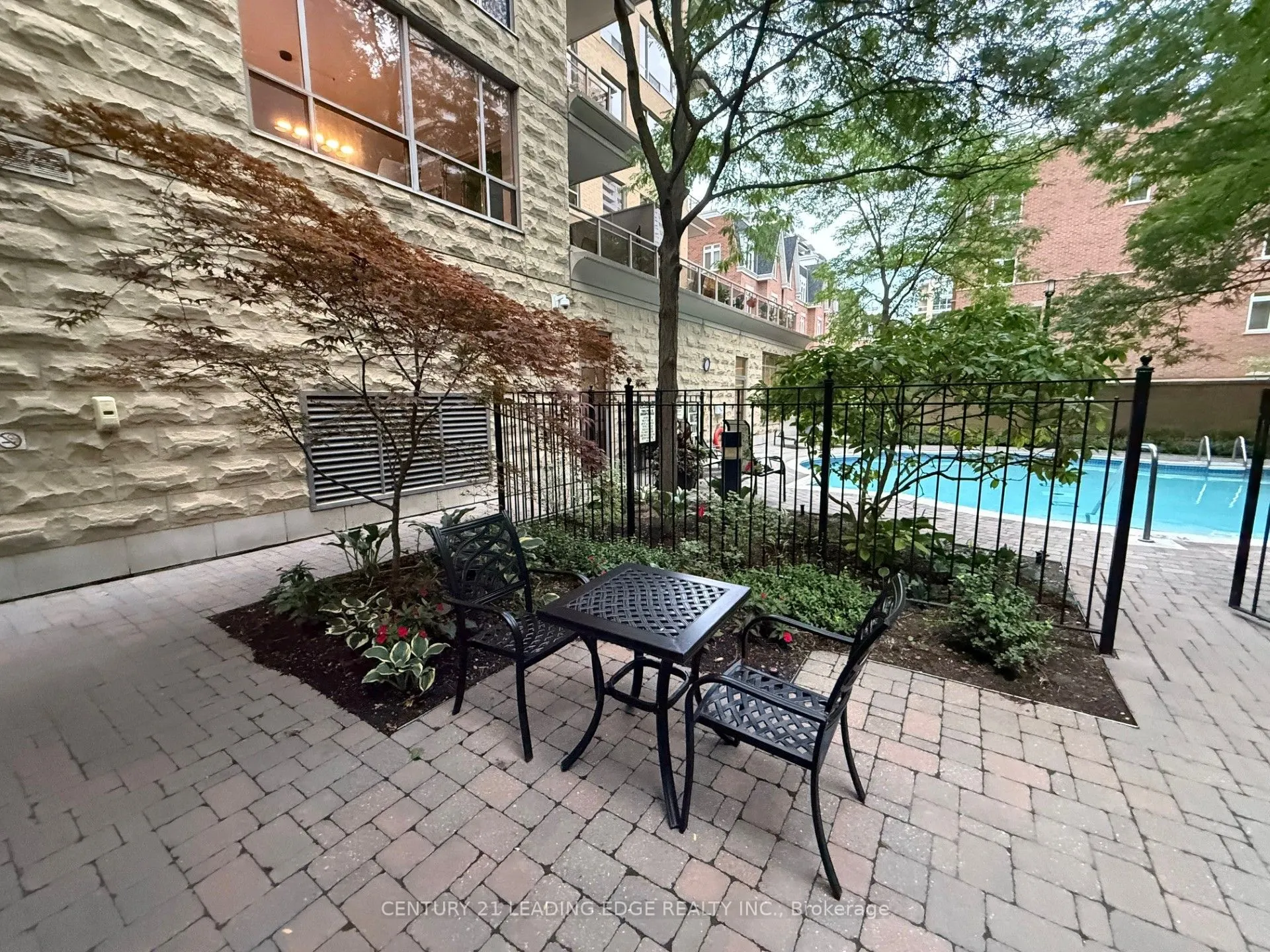123 Eglinton Avenue E, #502