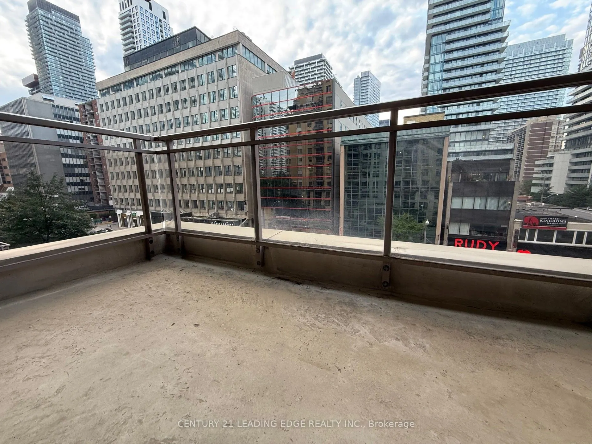 123 Eglinton Avenue E, #502