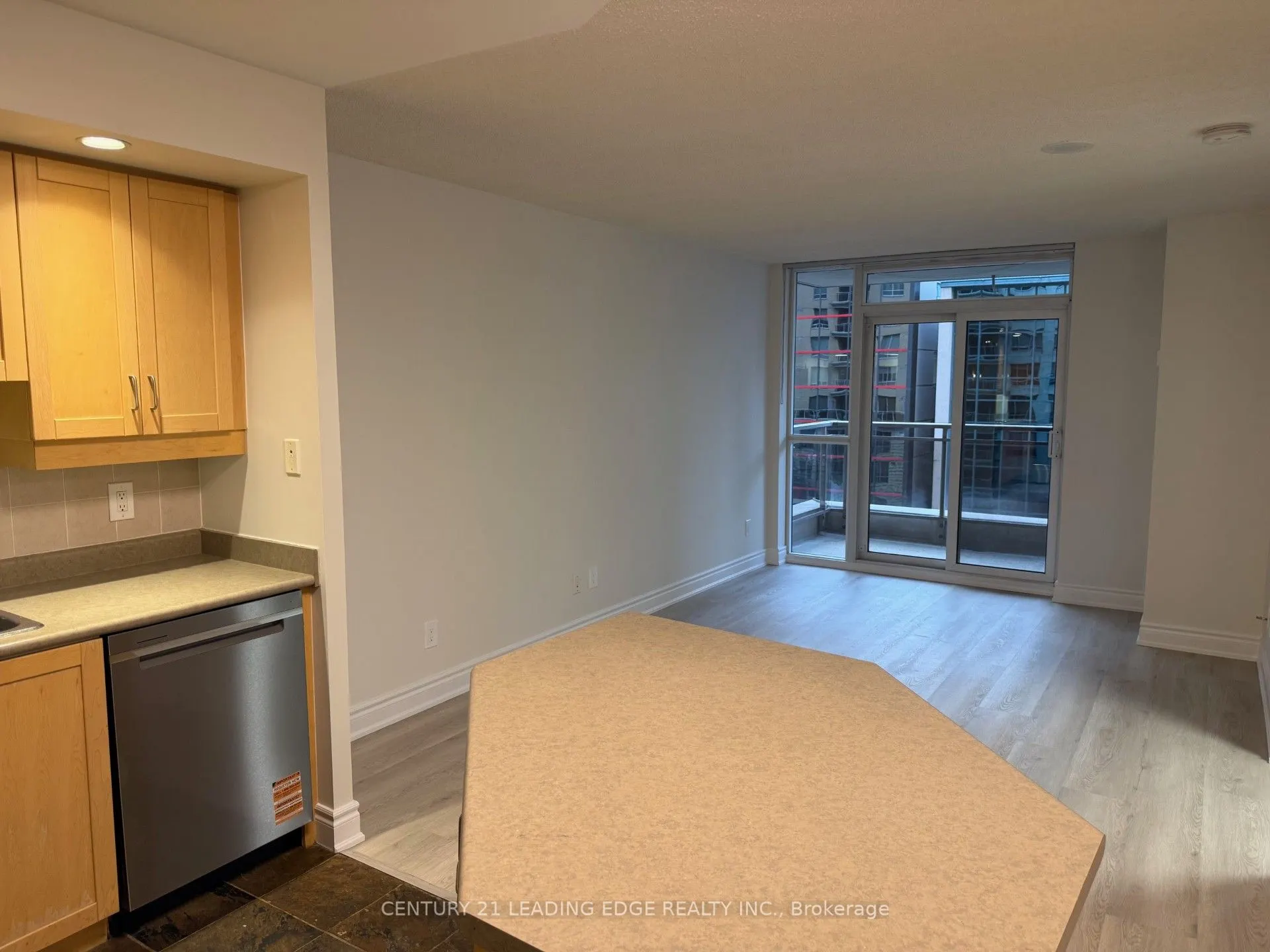123 Eglinton Avenue E, #502
