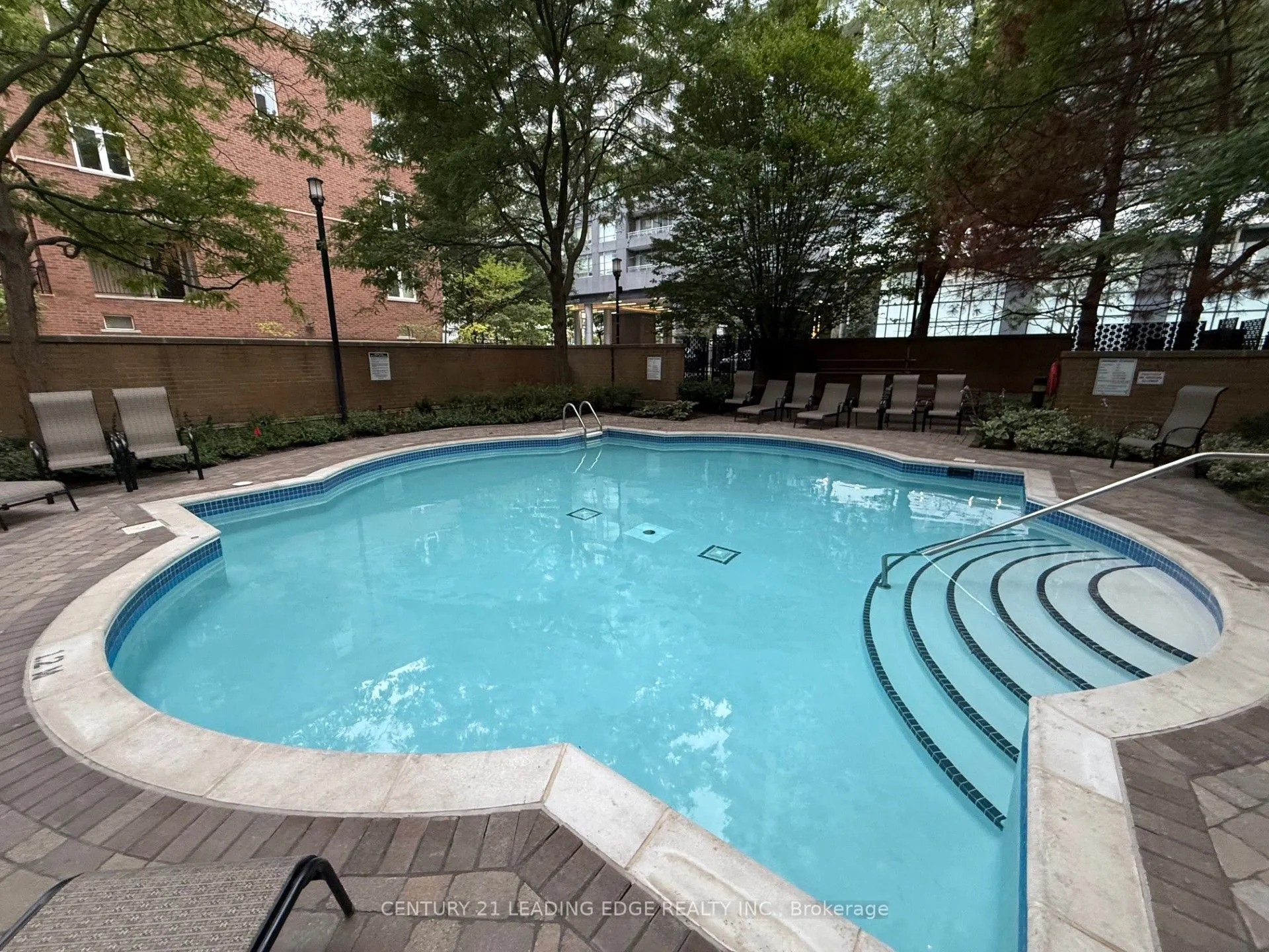 123 Eglinton Avenue E, #502