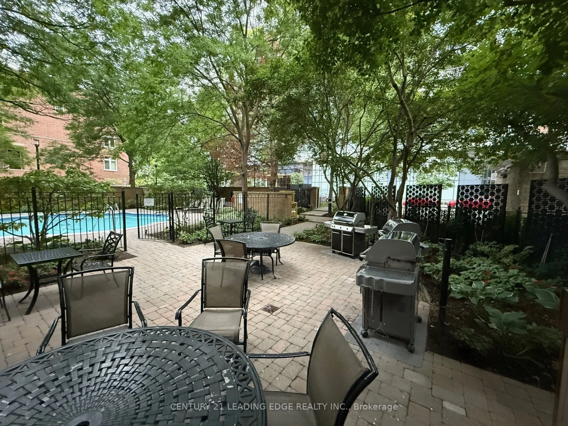 123 Eglinton Avenue E, #502