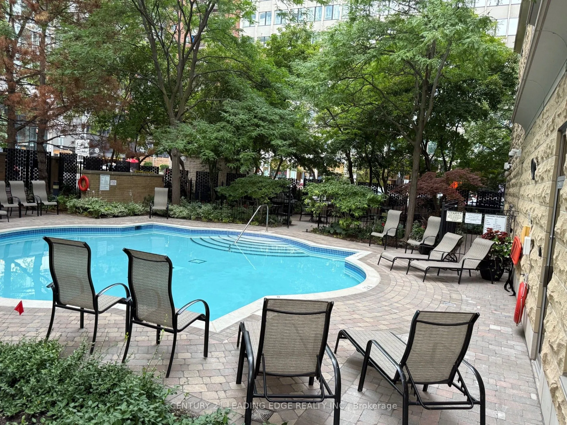 123 Eglinton Avenue E, #502