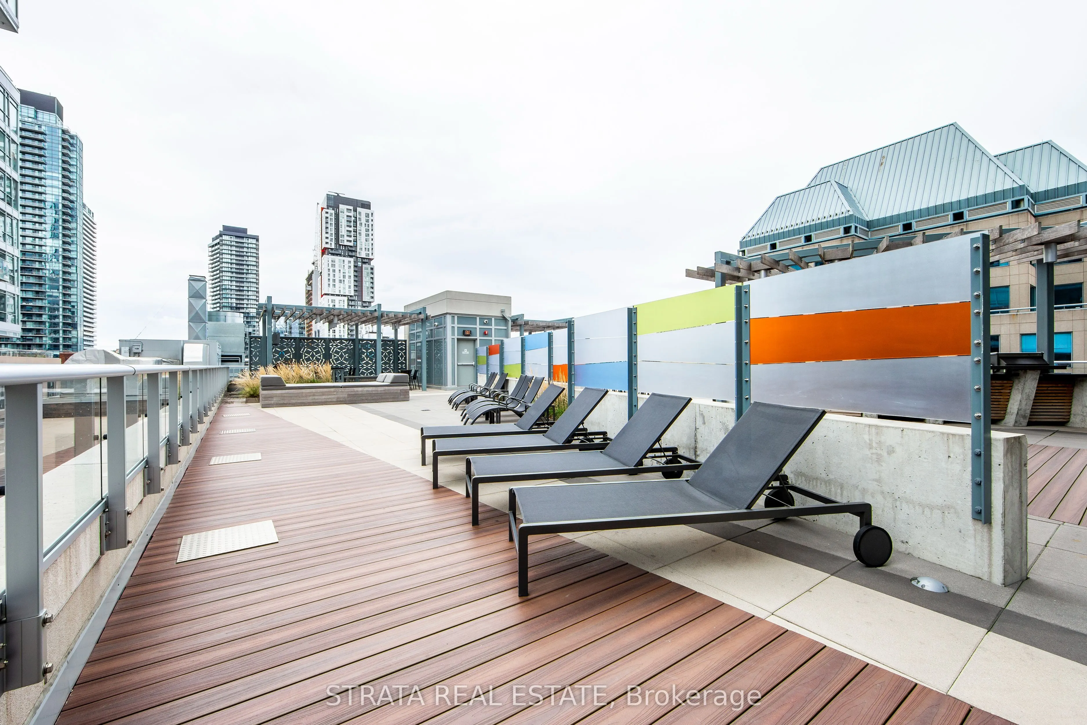 199 Richmond Street W, #815
