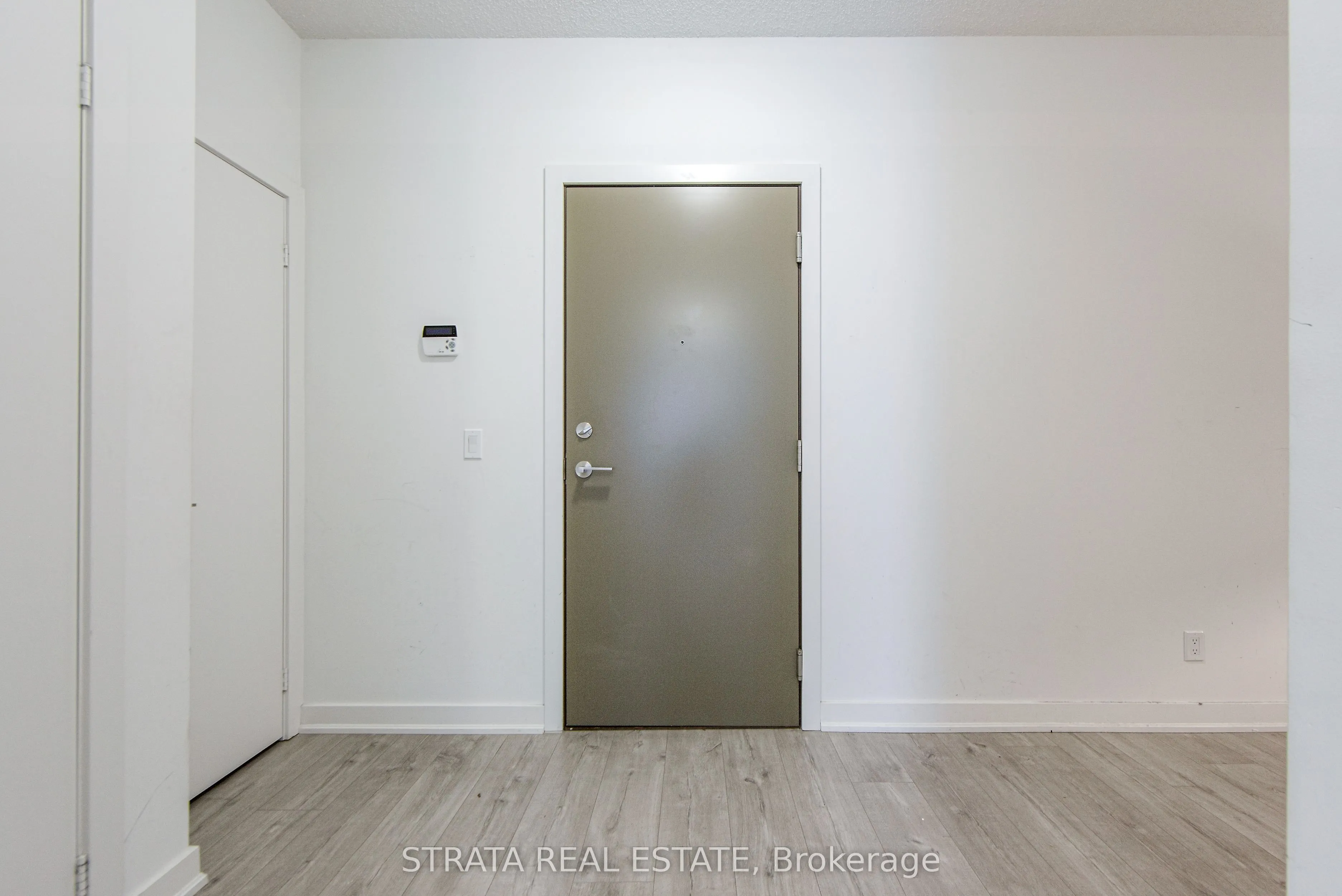 199 Richmond Street W, #815