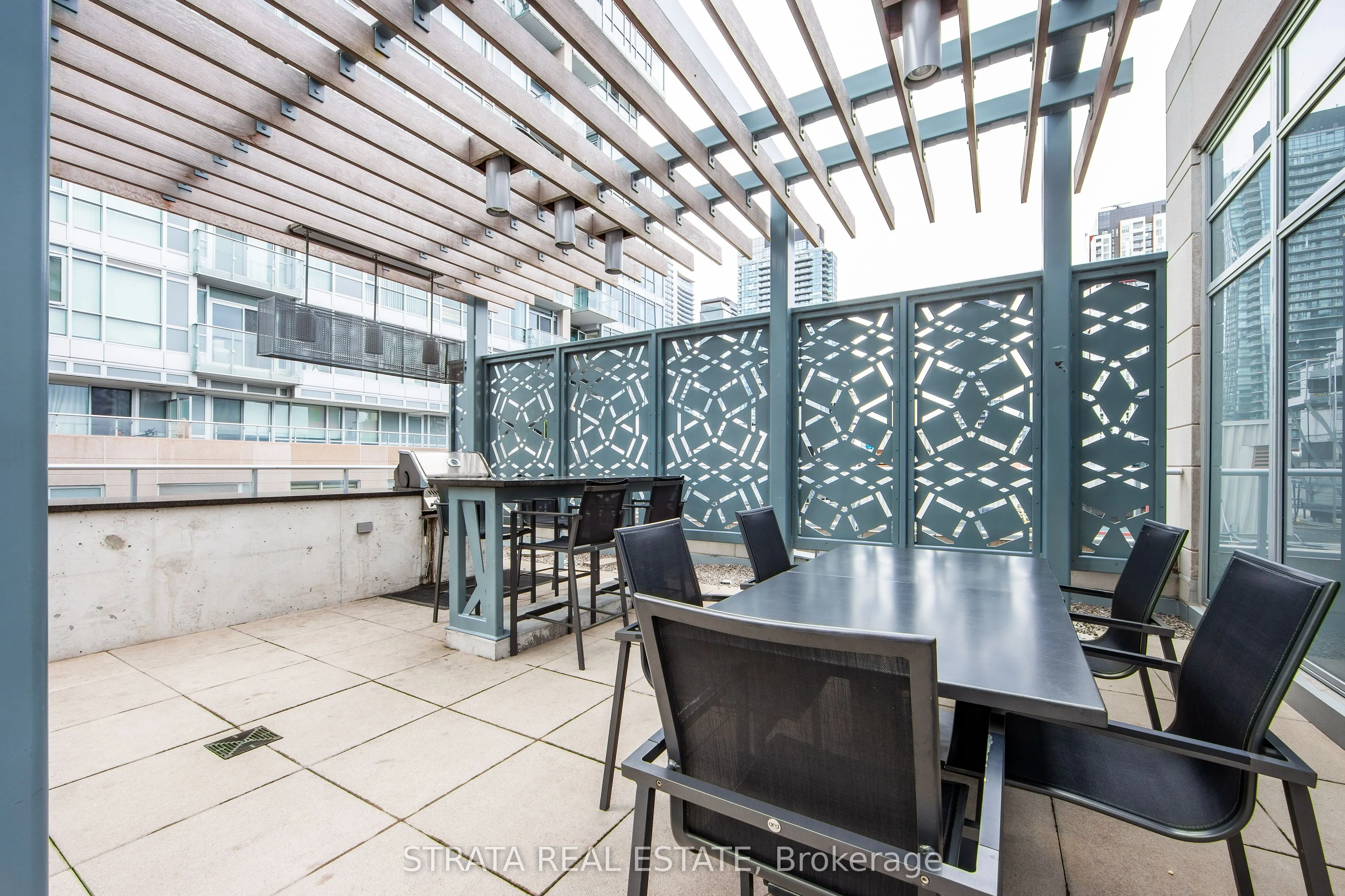 199 Richmond Street W, #815