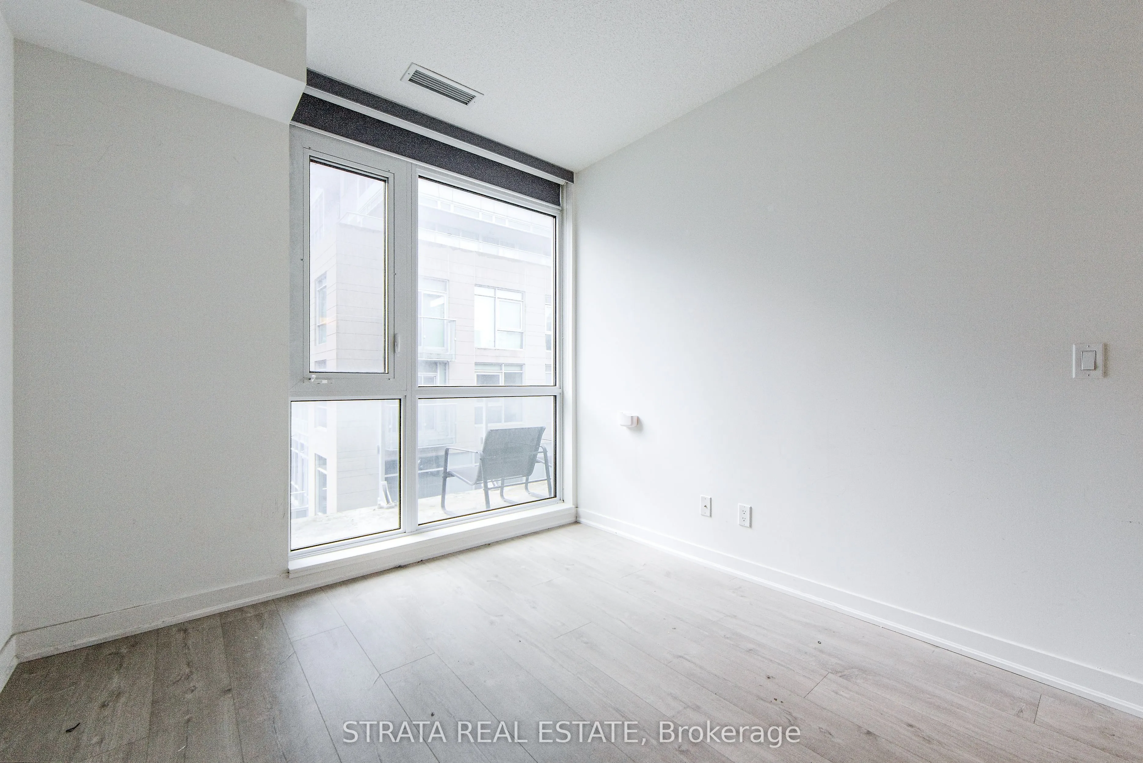 199 Richmond Street W, #815