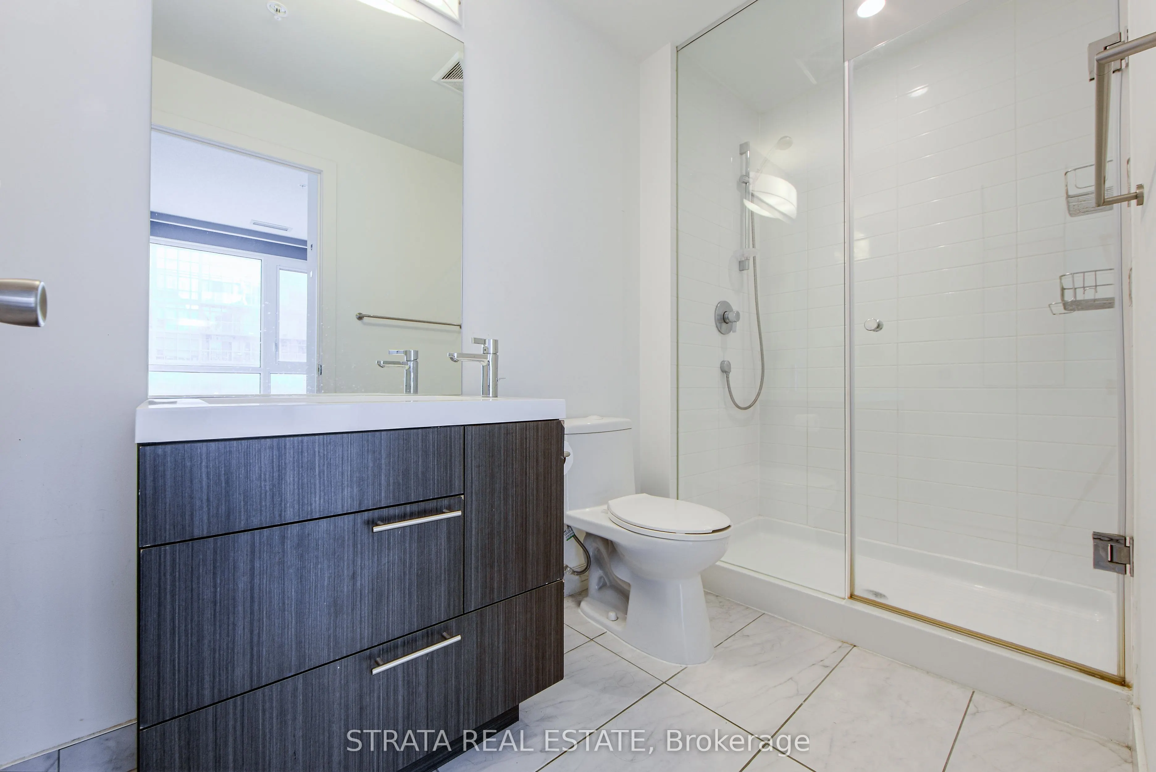 199 Richmond Street W, #815