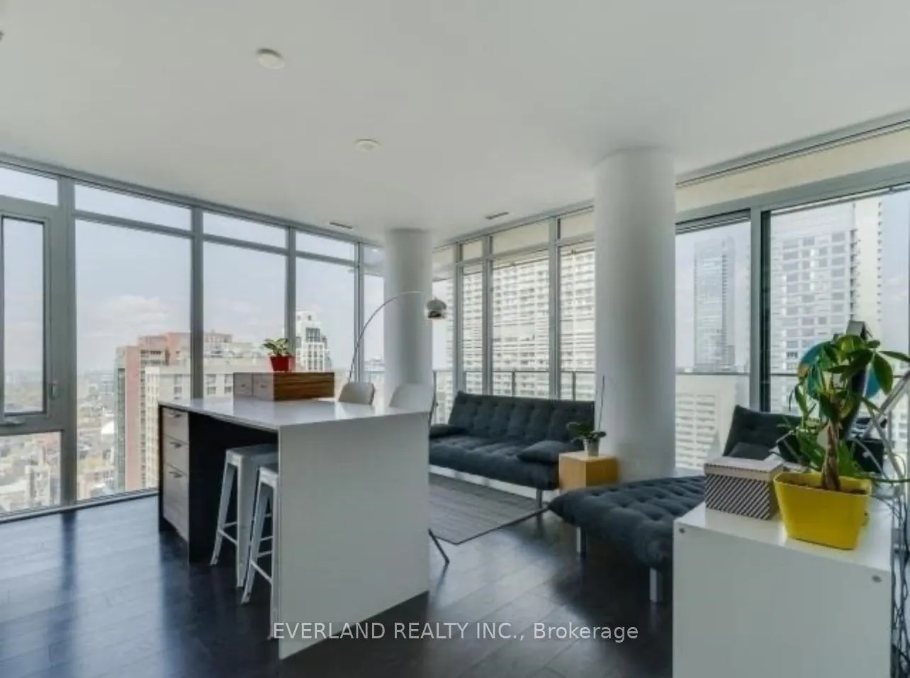 75 St Nicholas Street, #2707