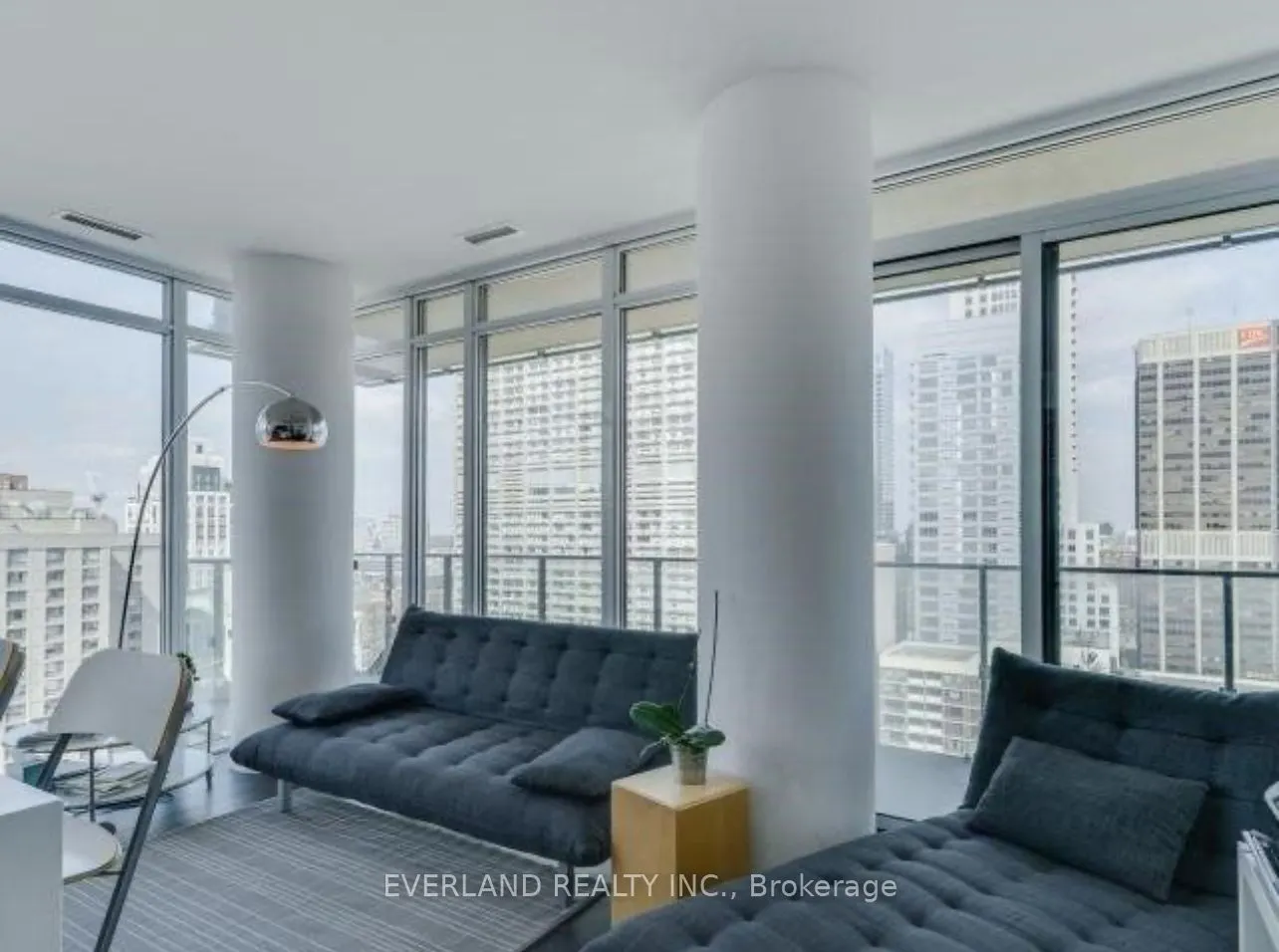 75 St Nicholas Street, #2707