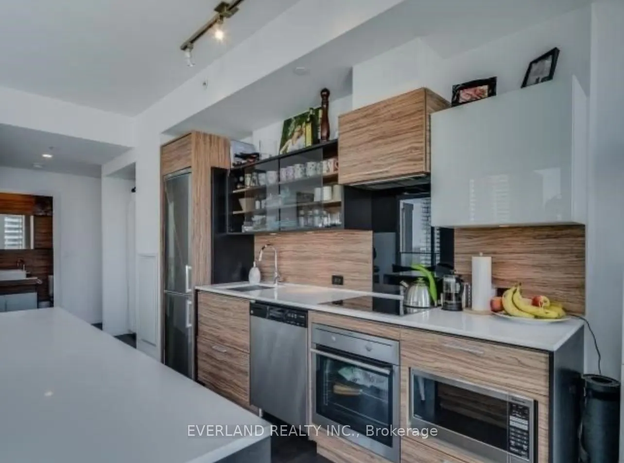 75 St Nicholas Street, #2707
