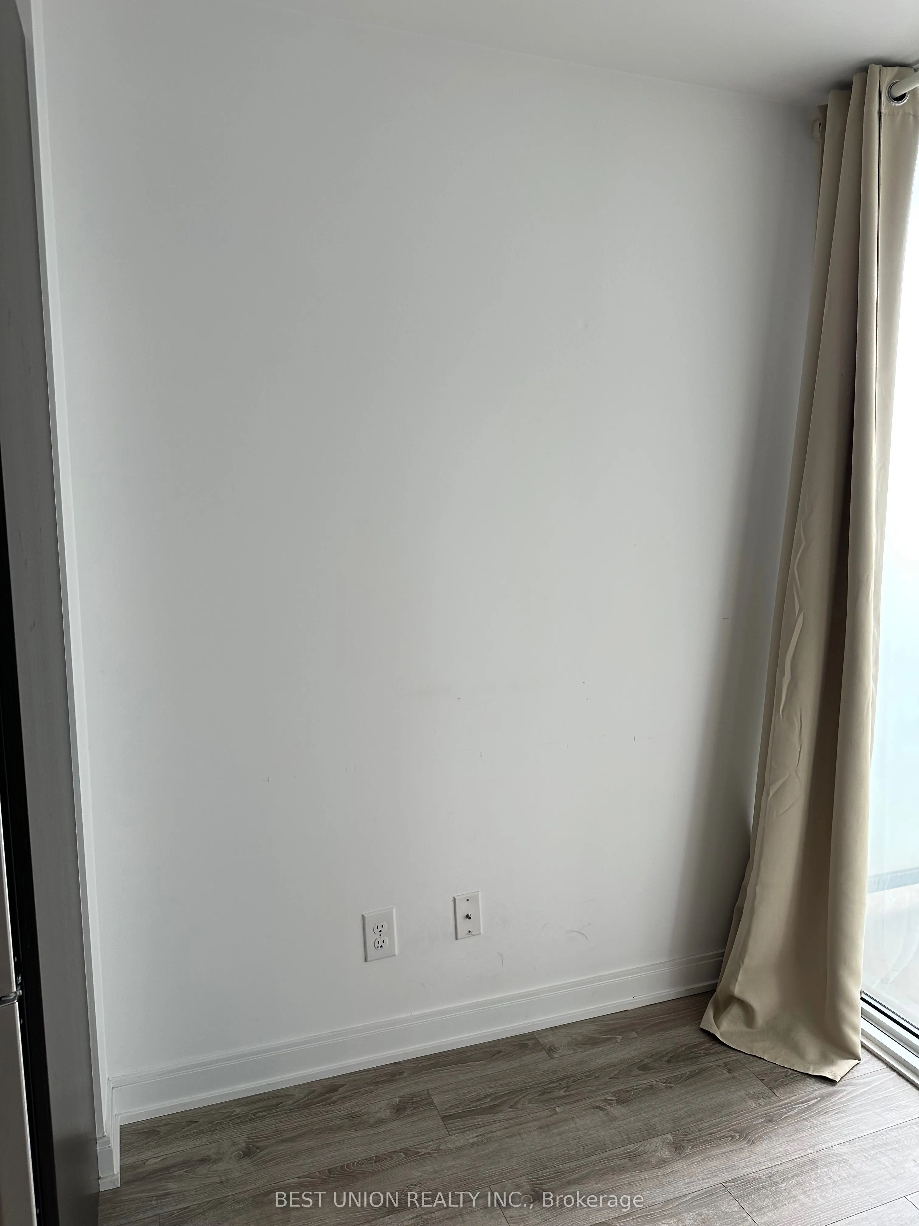 42 Charles Street E, #2106