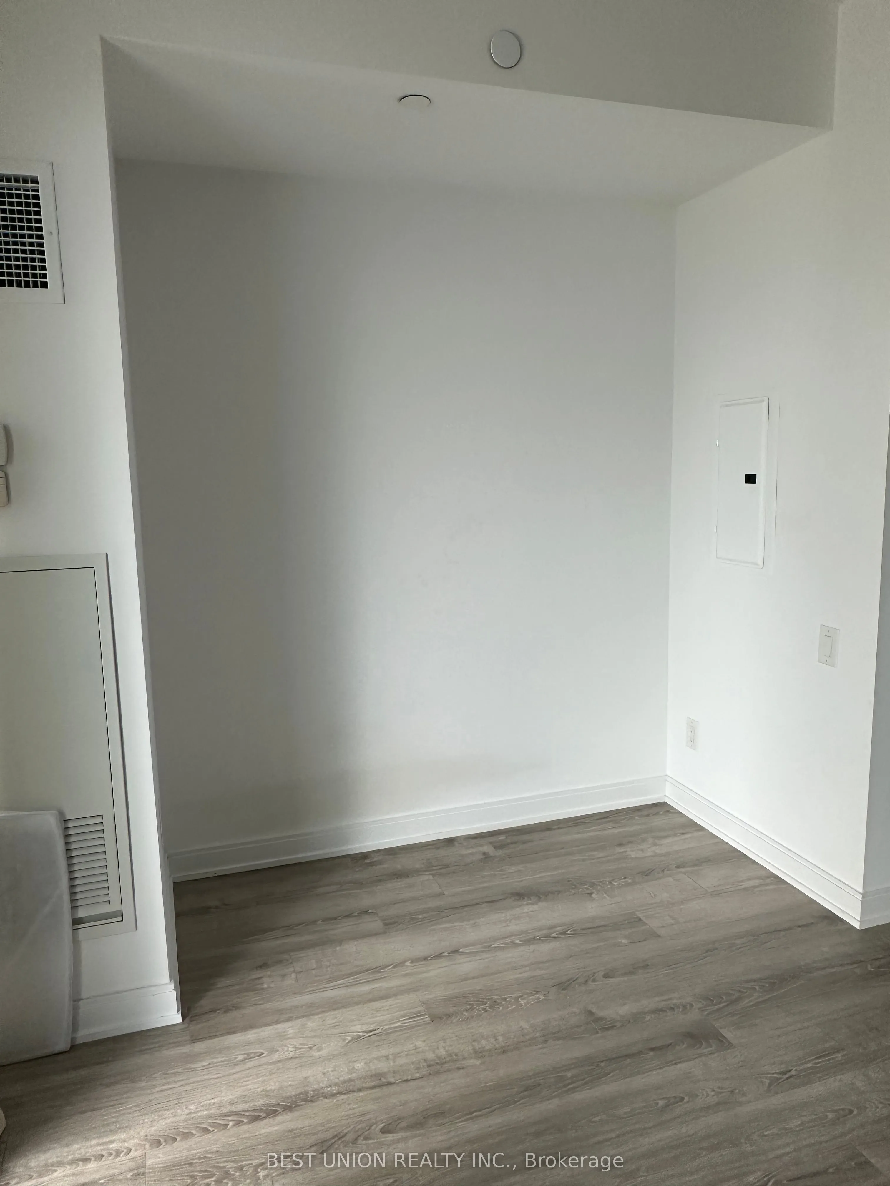 42 Charles Street E, #2106