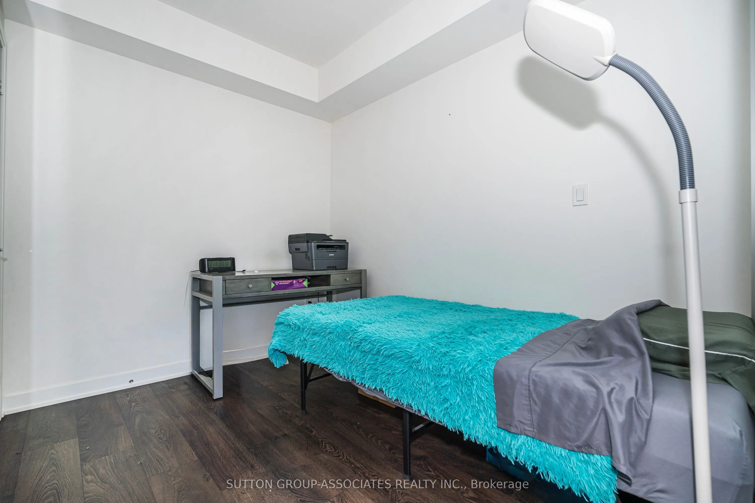 27 Bathurst Street, #508W