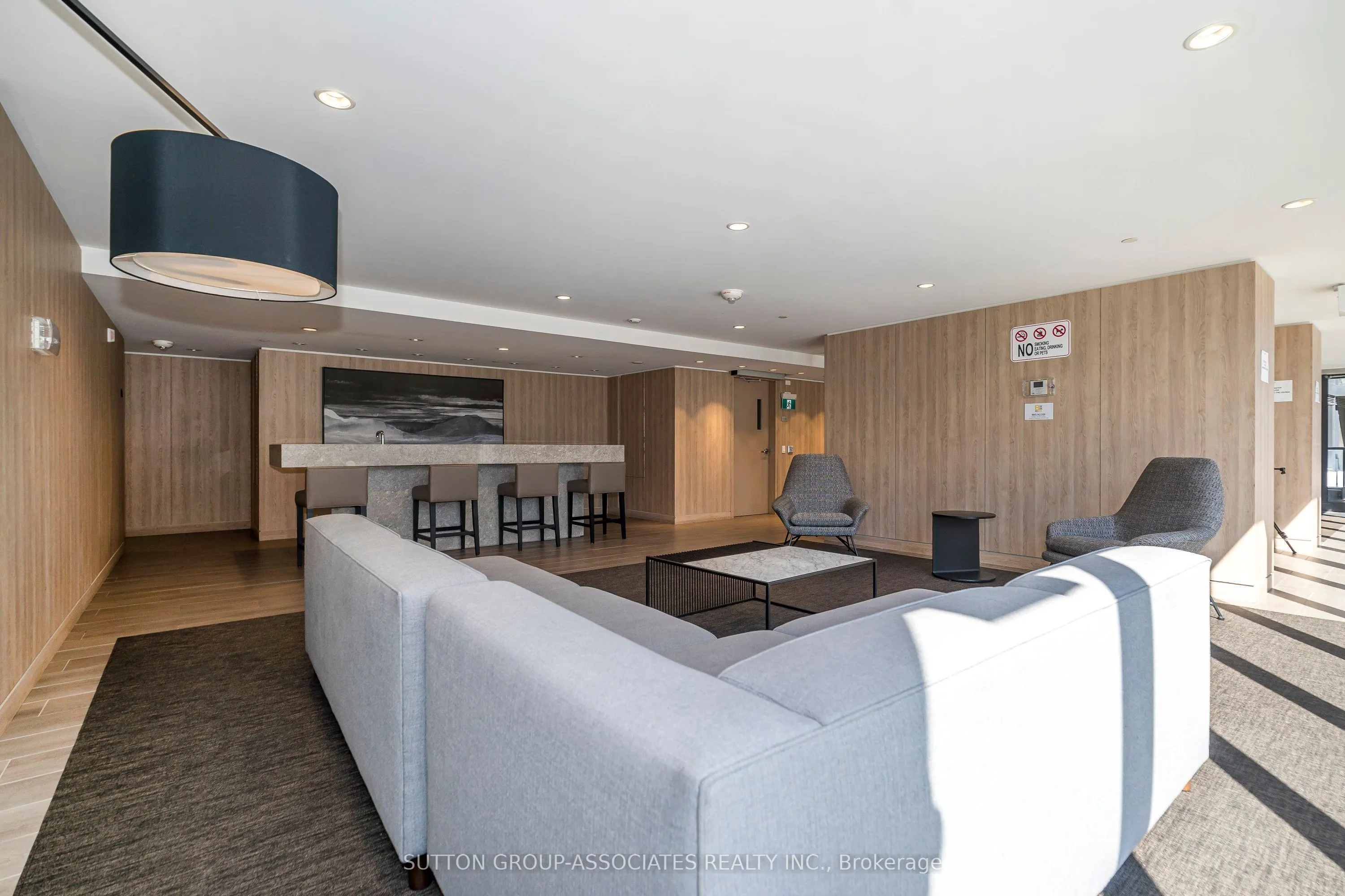 27 Bathurst Street, #508W