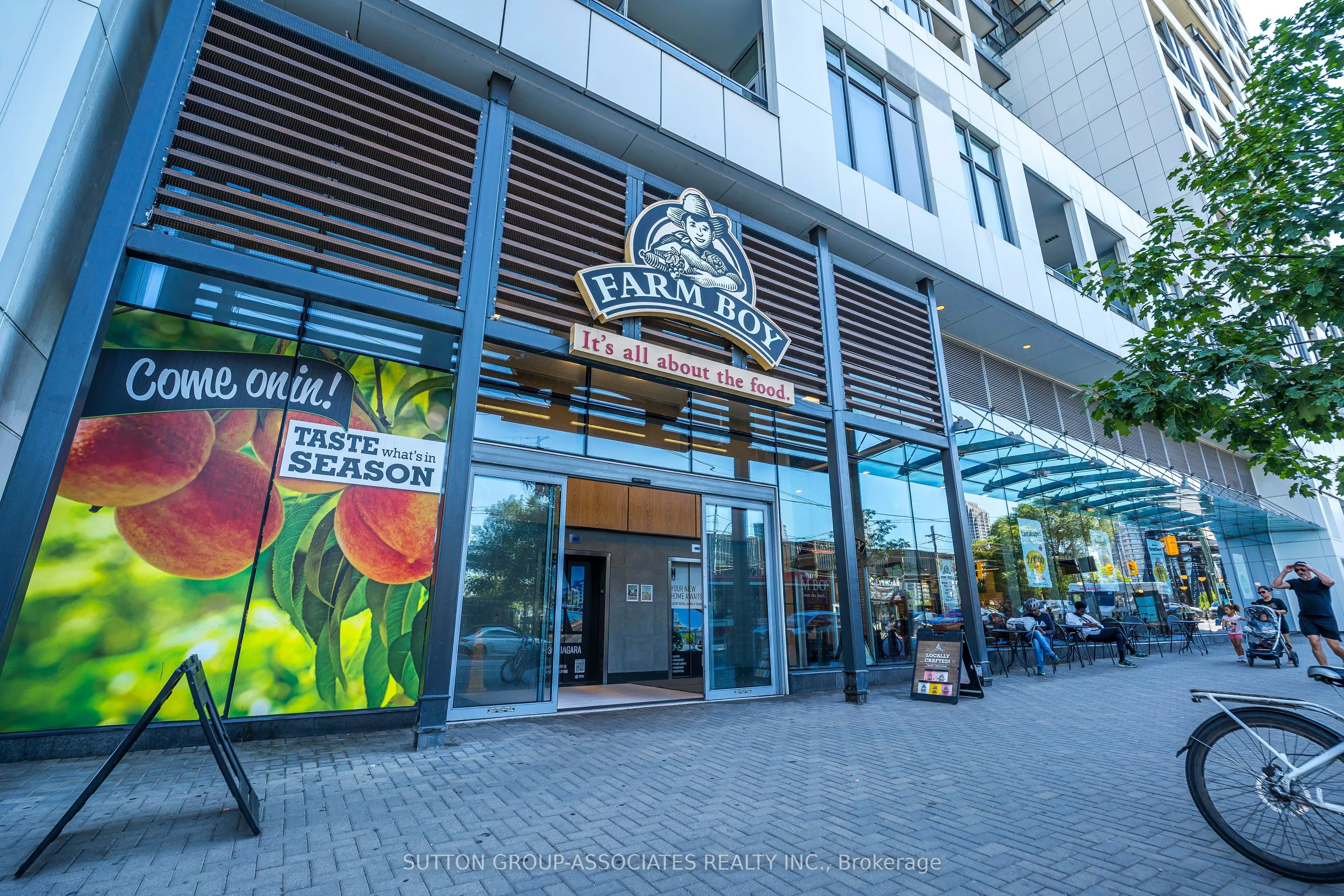 27 Bathurst Street, #508W