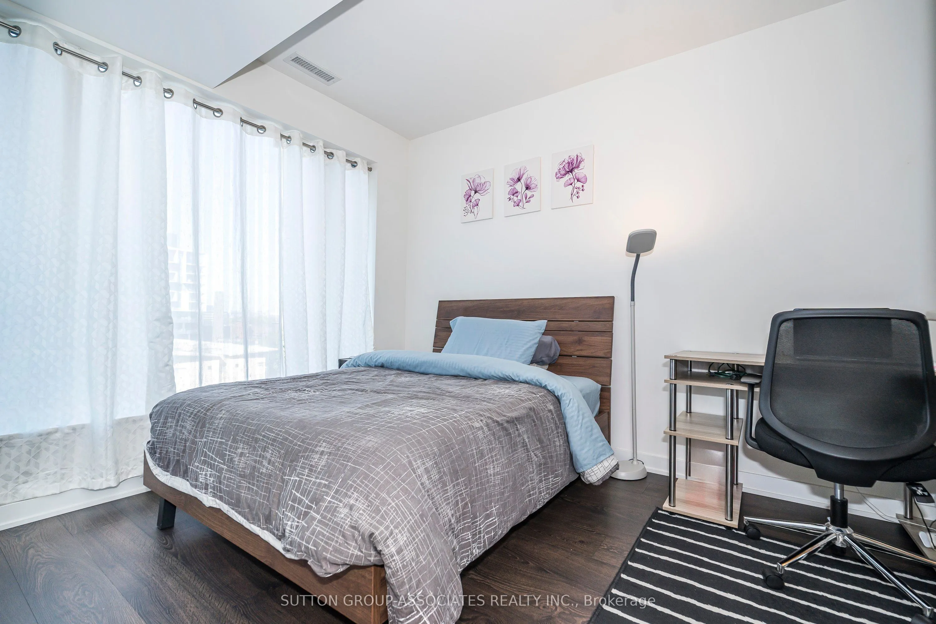 27 Bathurst Street, #508W