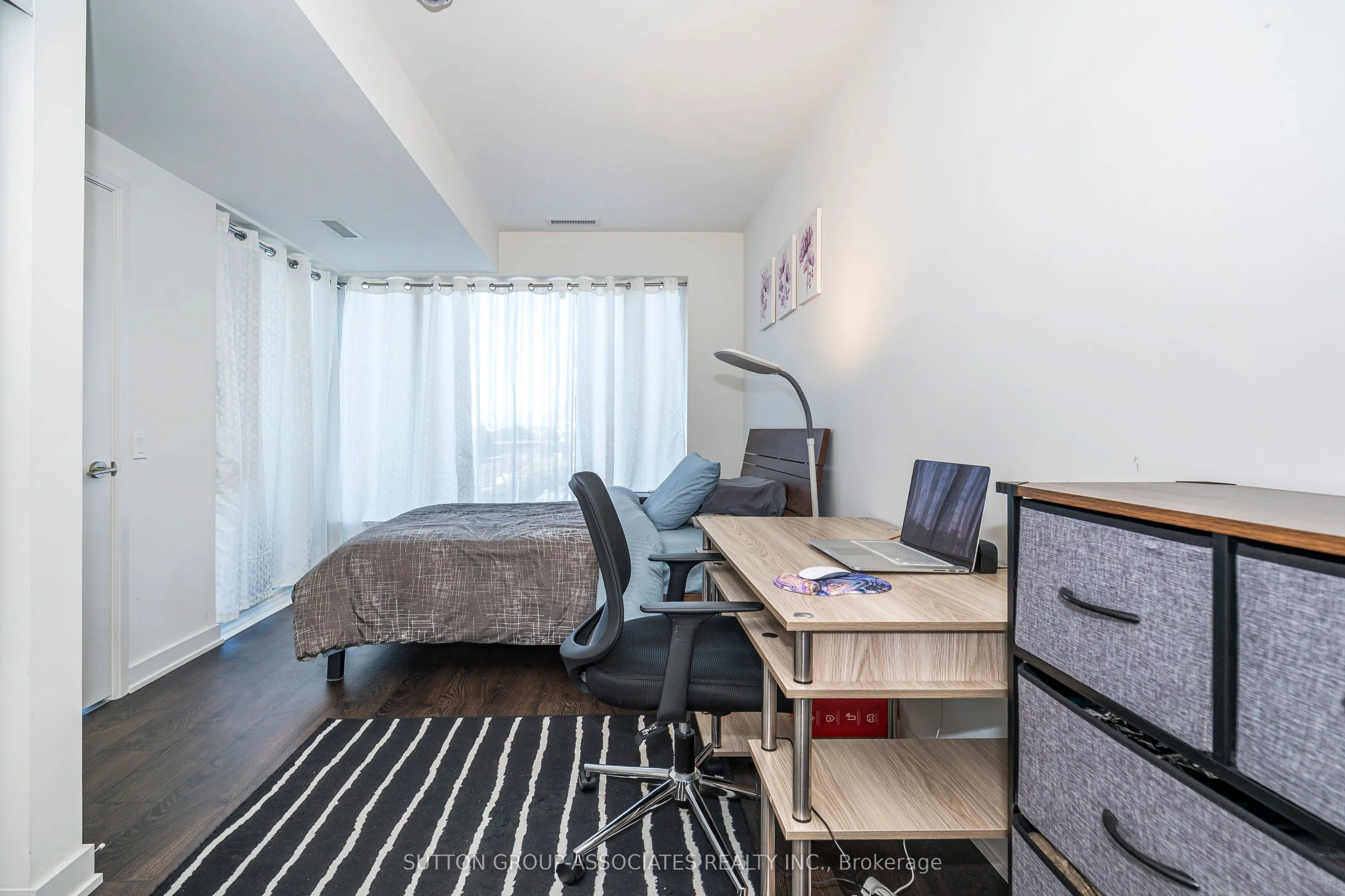 27 Bathurst Street, #508W