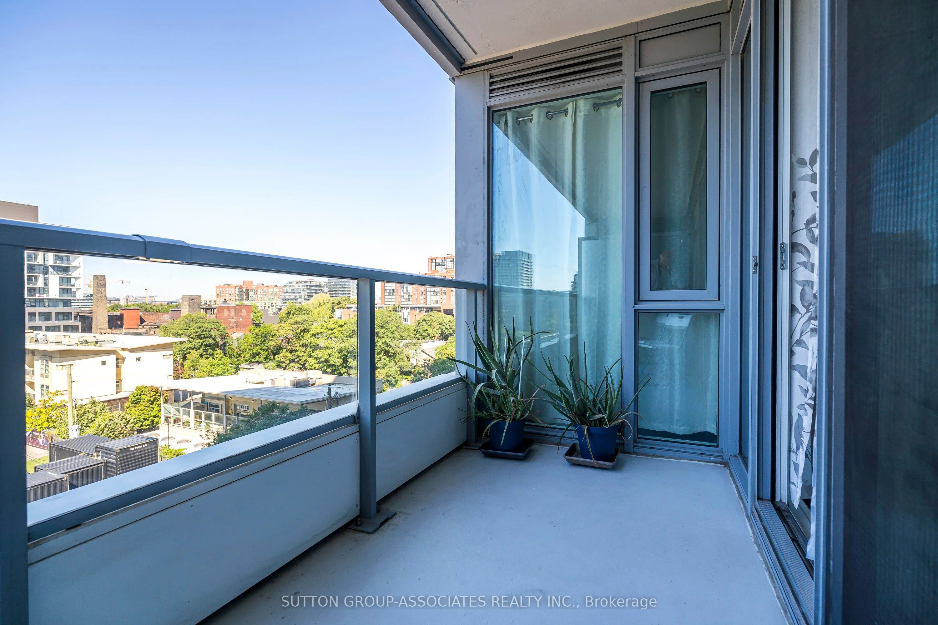 27 Bathurst Street, #508W