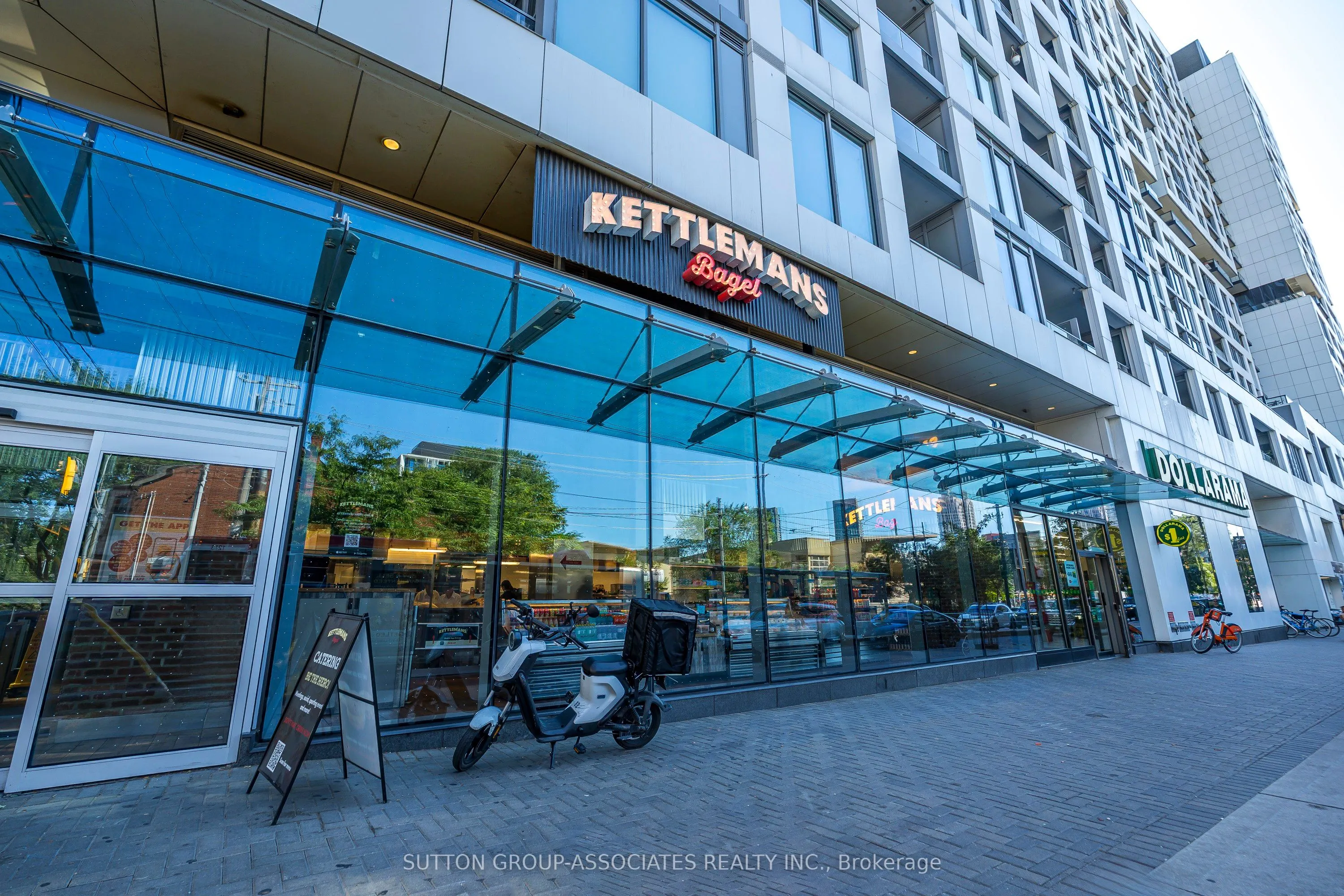 27 Bathurst Street, #508W