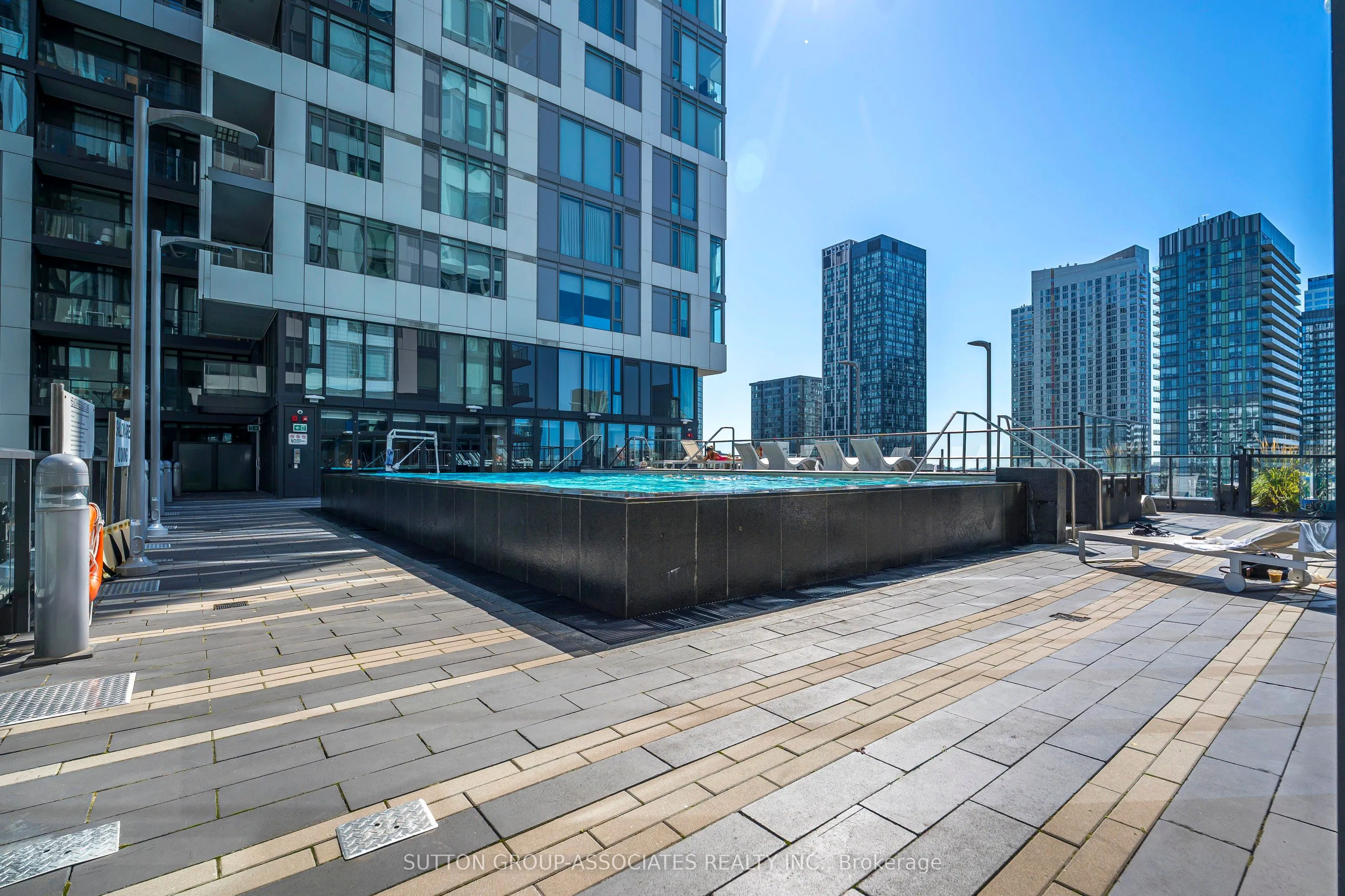 27 Bathurst Street, #508W